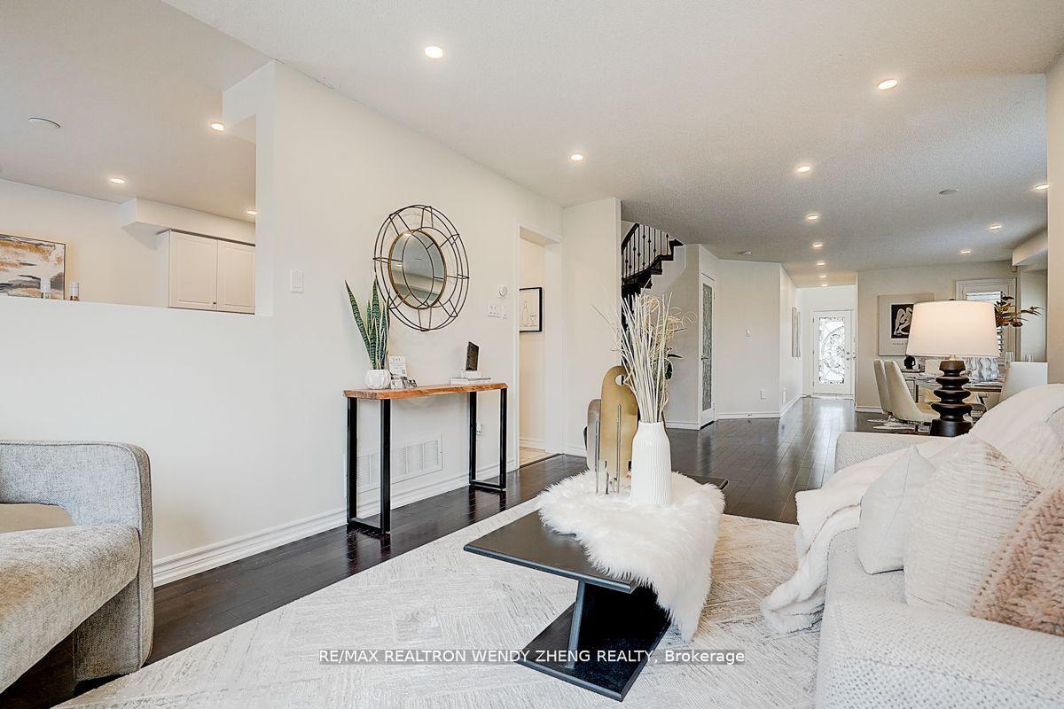 Photo 15 of 46 Ian Baron Avenue, Markham, Village Green-South Unionville — HOMEH