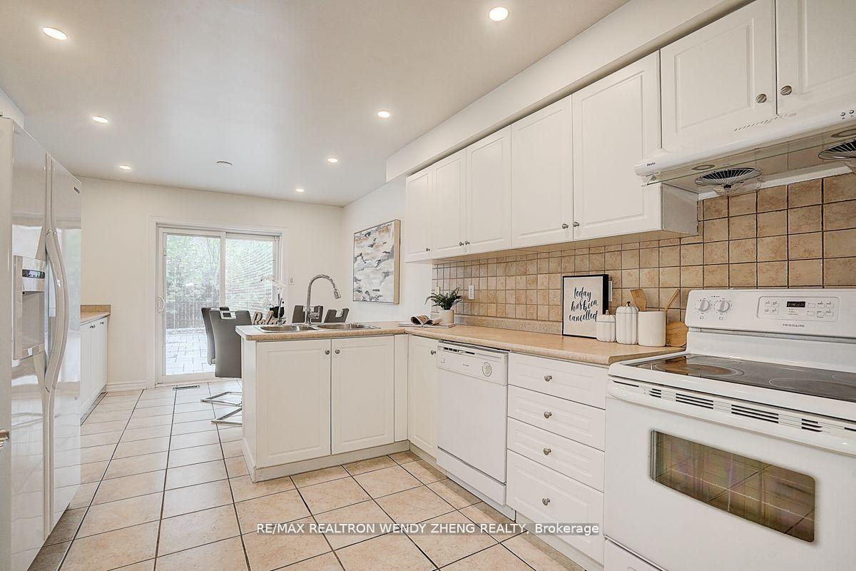 Photo 18 of 46 Ian Baron Avenue, Markham, Village Green-South Unionville — HOMEH