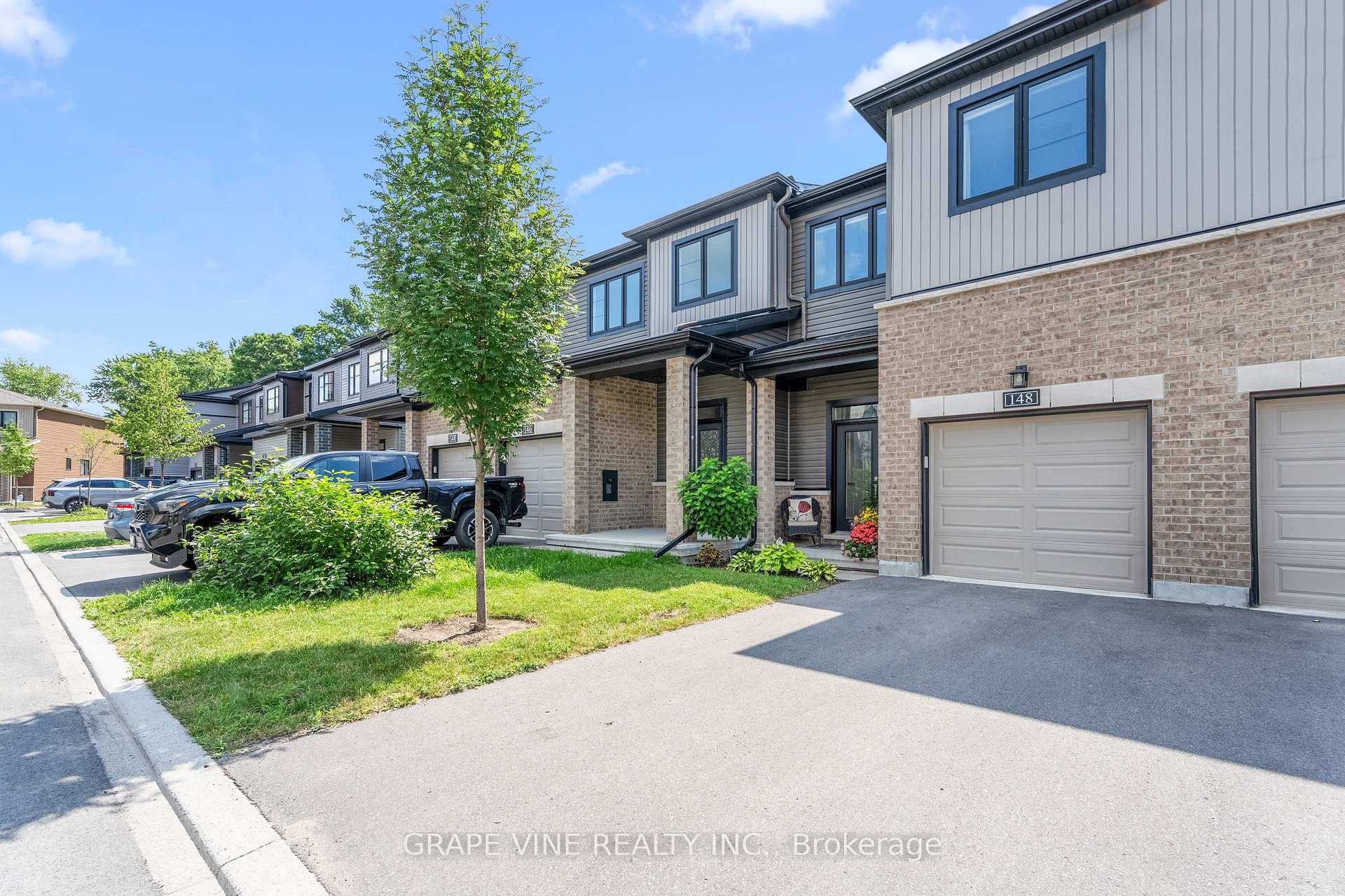 Photo 2 of 148 Attwell Private, Ottawa, Kanata - Morgan's Grant/South March — HOMEH