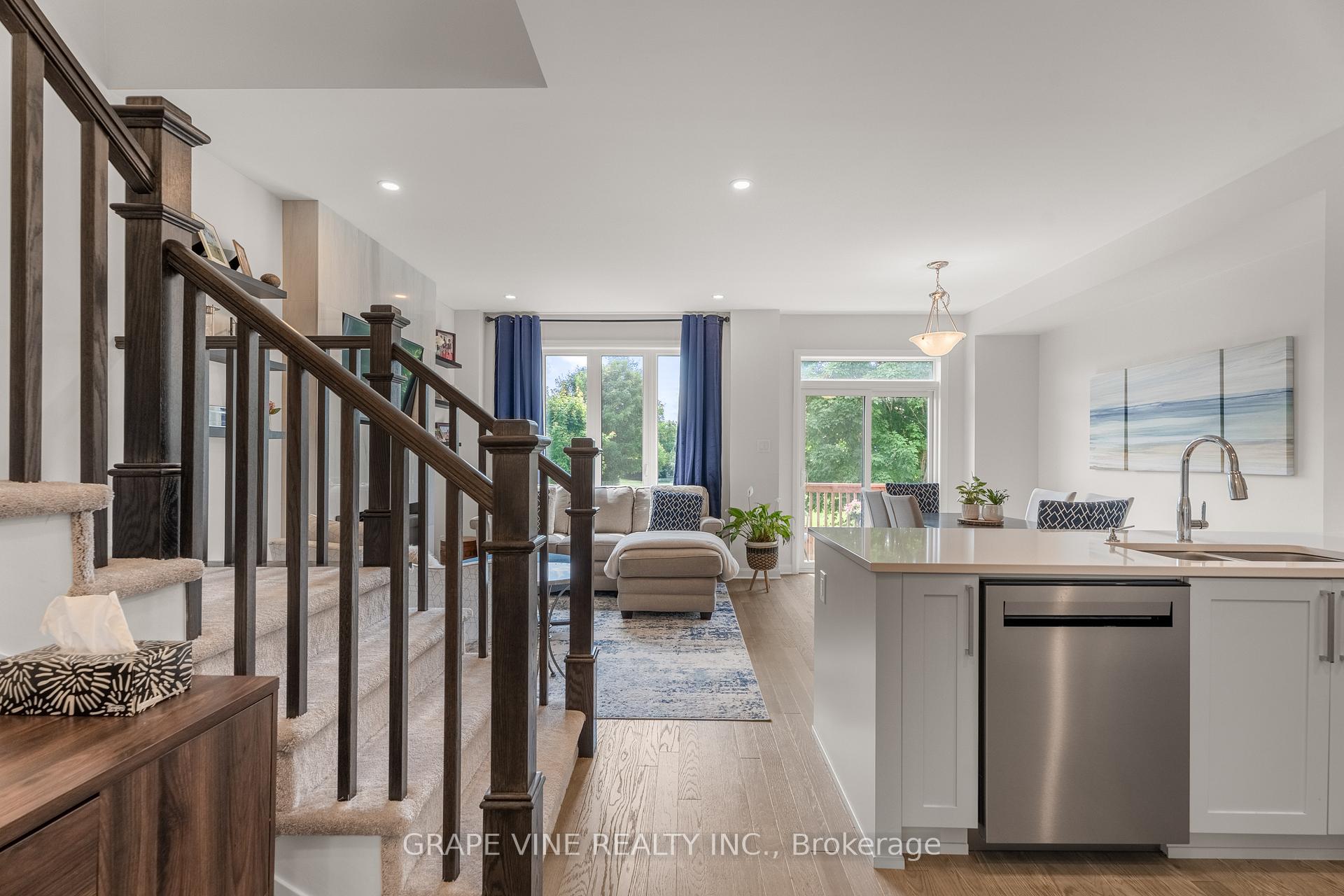 Photo 10 of 148 Attwell Private, Ottawa, Kanata - Morgan's Grant/South March — HOMEH