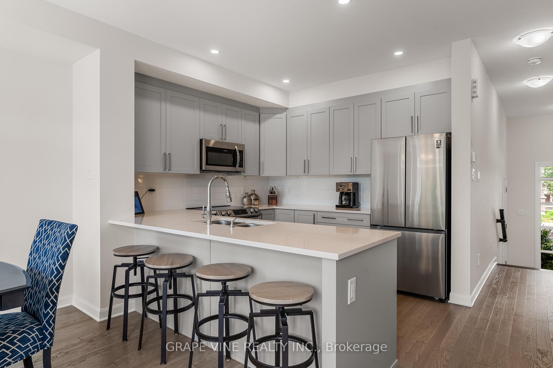 Photo 12 of 148 Attwell Private, Ottawa, Kanata - Morgan's Grant/South March — HOMEH