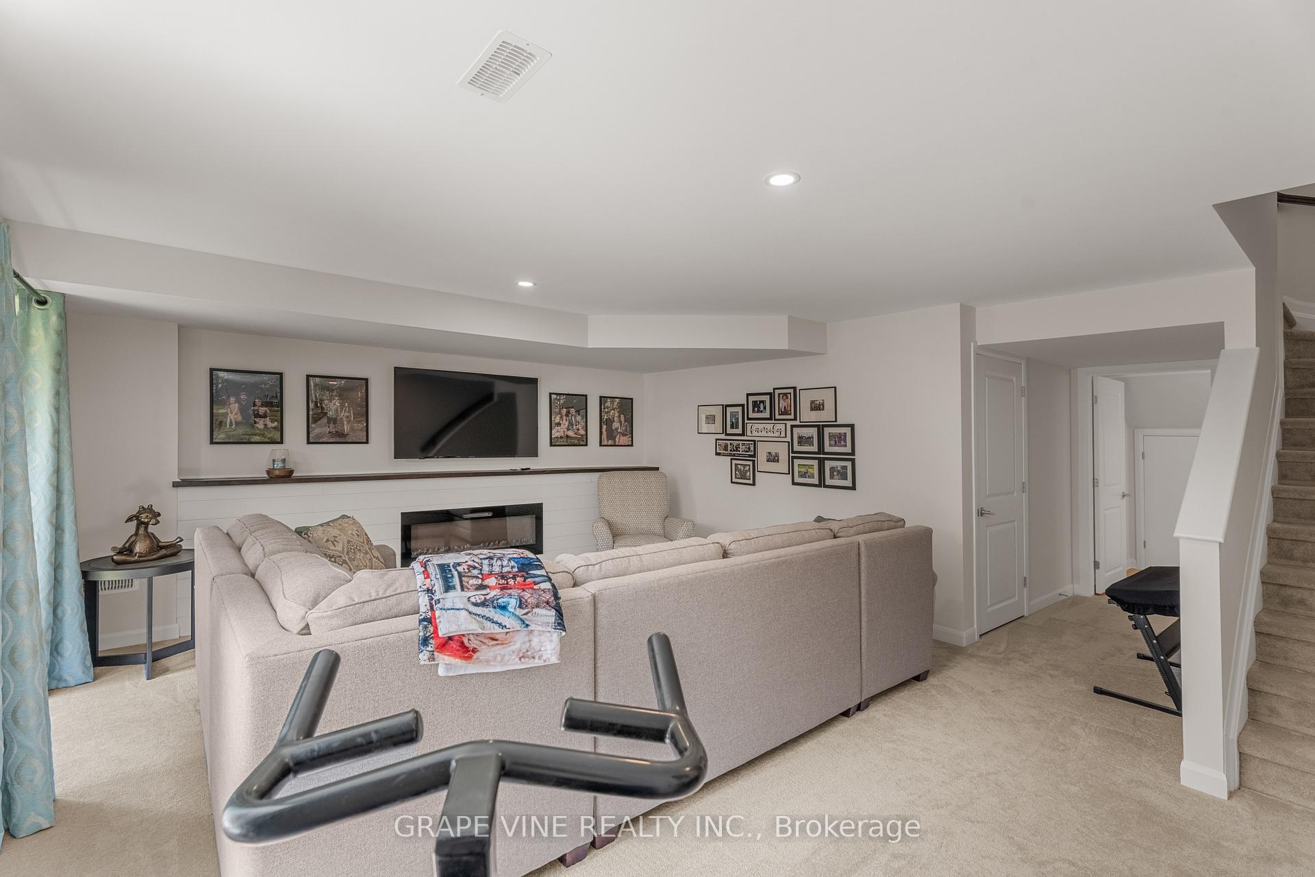 Photo 29 of 148 Attwell Private, Ottawa, Kanata - Morgan's Grant/South March — HOMEH