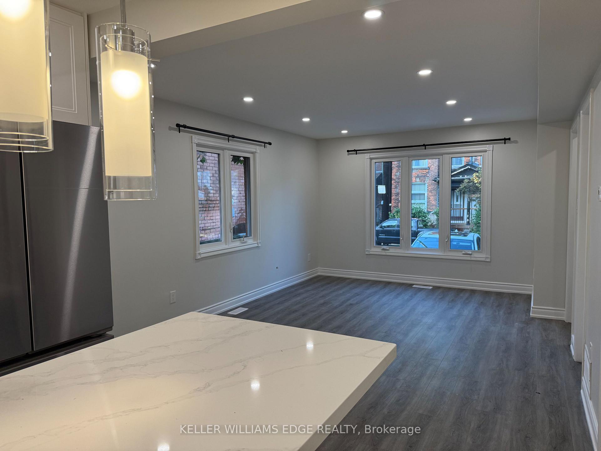 Photo 6 of 87 Peter Street, Hamilton, Strathcona — HOMEH