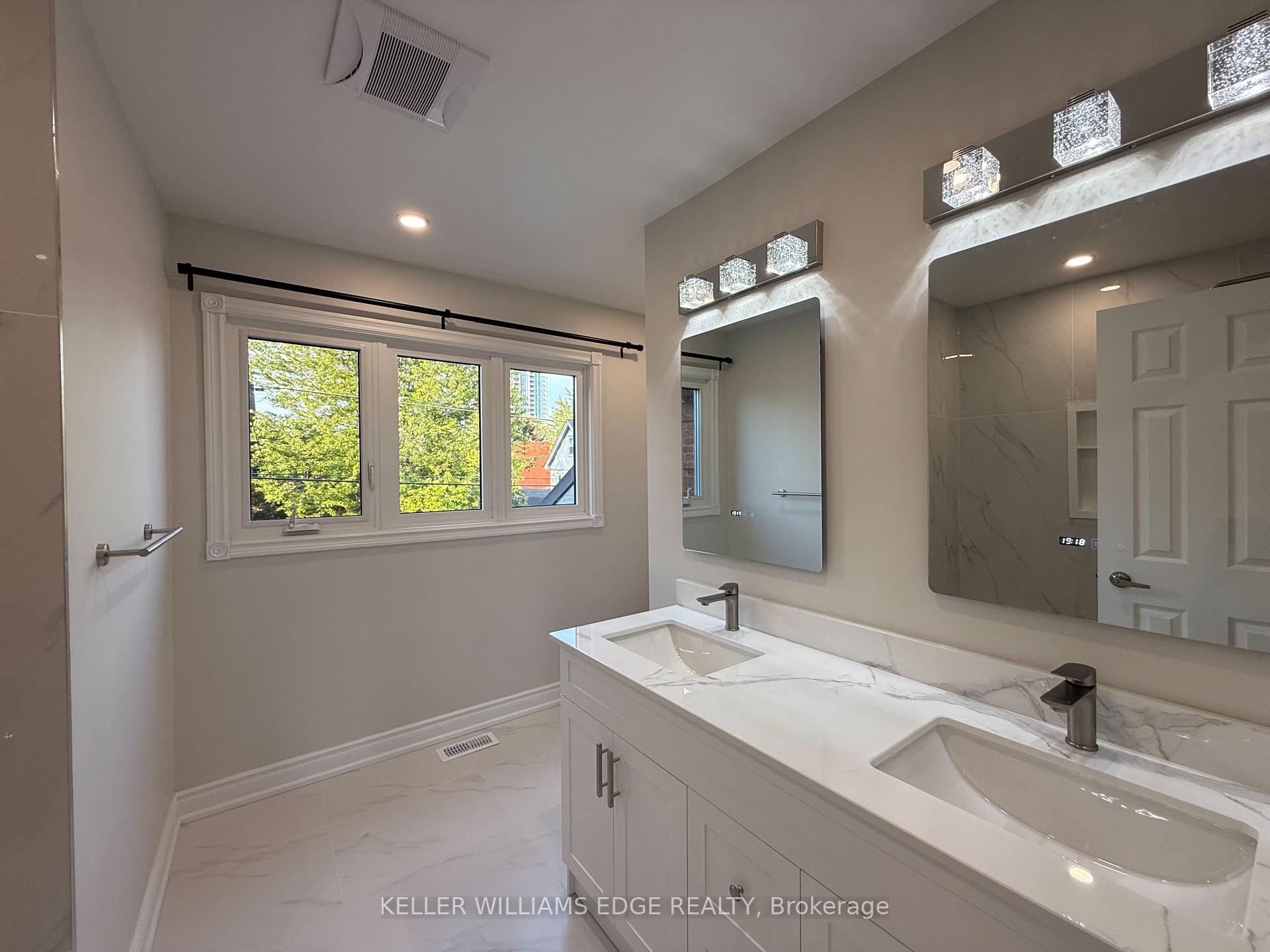 Photo 15 of 87 Peter Street, Hamilton, Strathcona — HOMEH