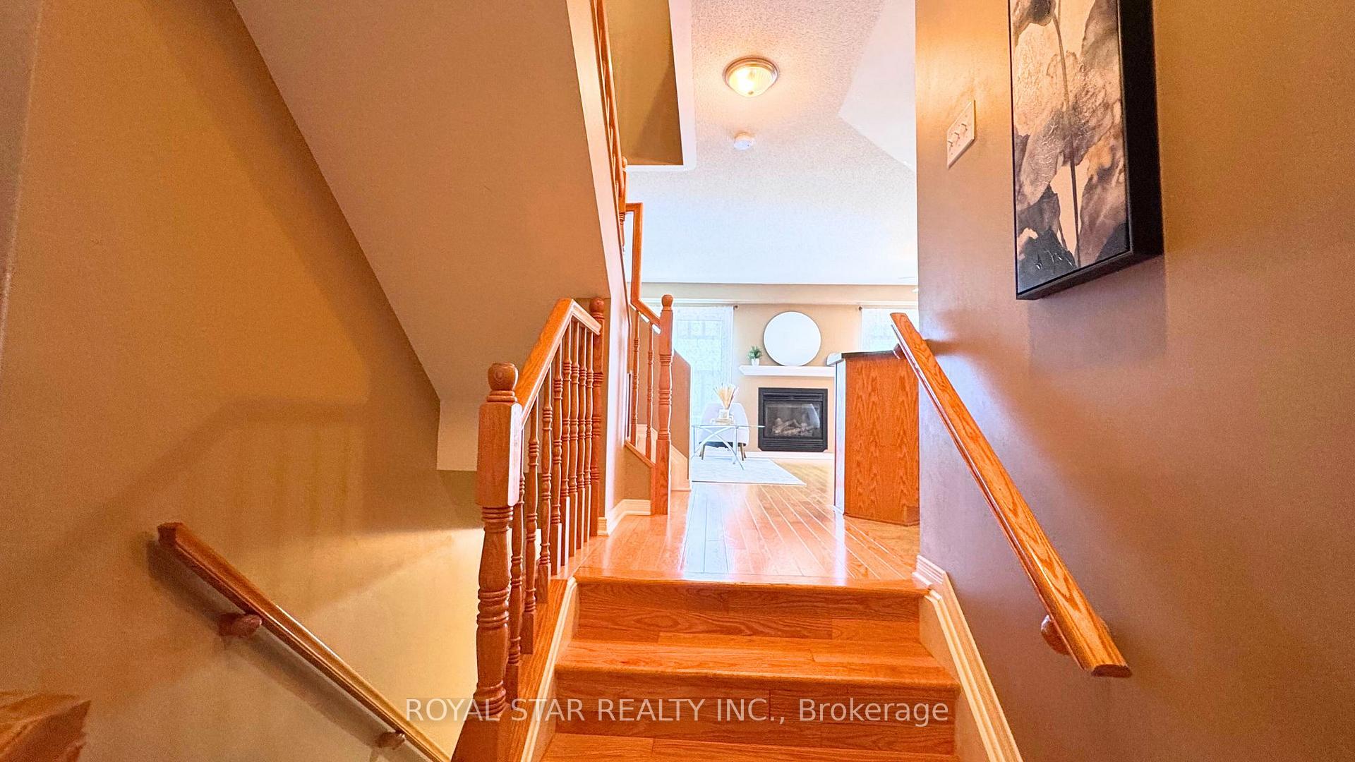 Photo 5 of 204 Catamount Court, Ottawa, Kanata - Emerald Meadows/Trailwest — HOMEH