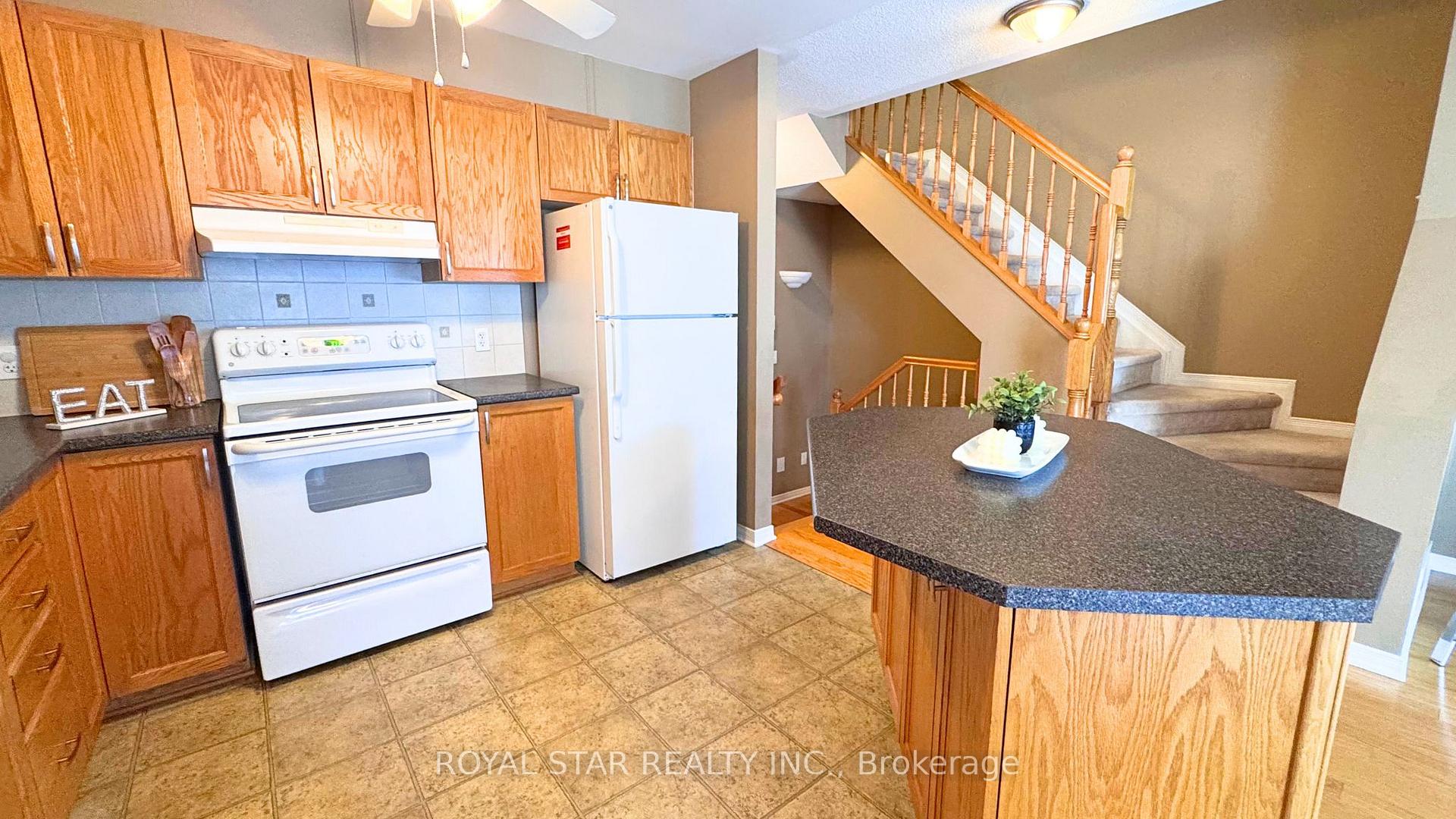 Photo 13 of 204 Catamount Court, Ottawa, Kanata - Emerald Meadows/Trailwest — HOMEH