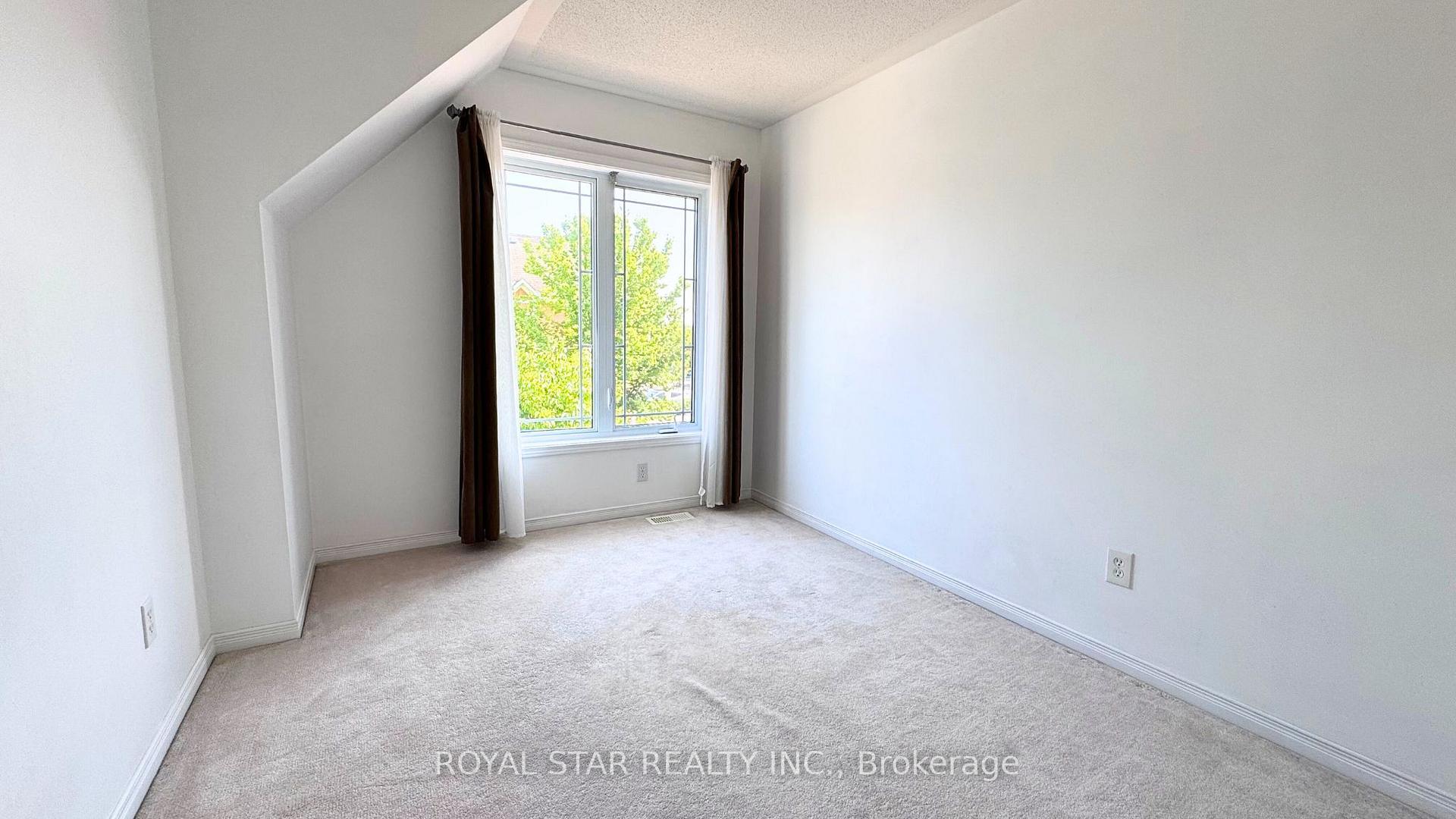 Photo 23 of 204 Catamount Court, Ottawa, Kanata - Emerald Meadows/Trailwest — HOMEH