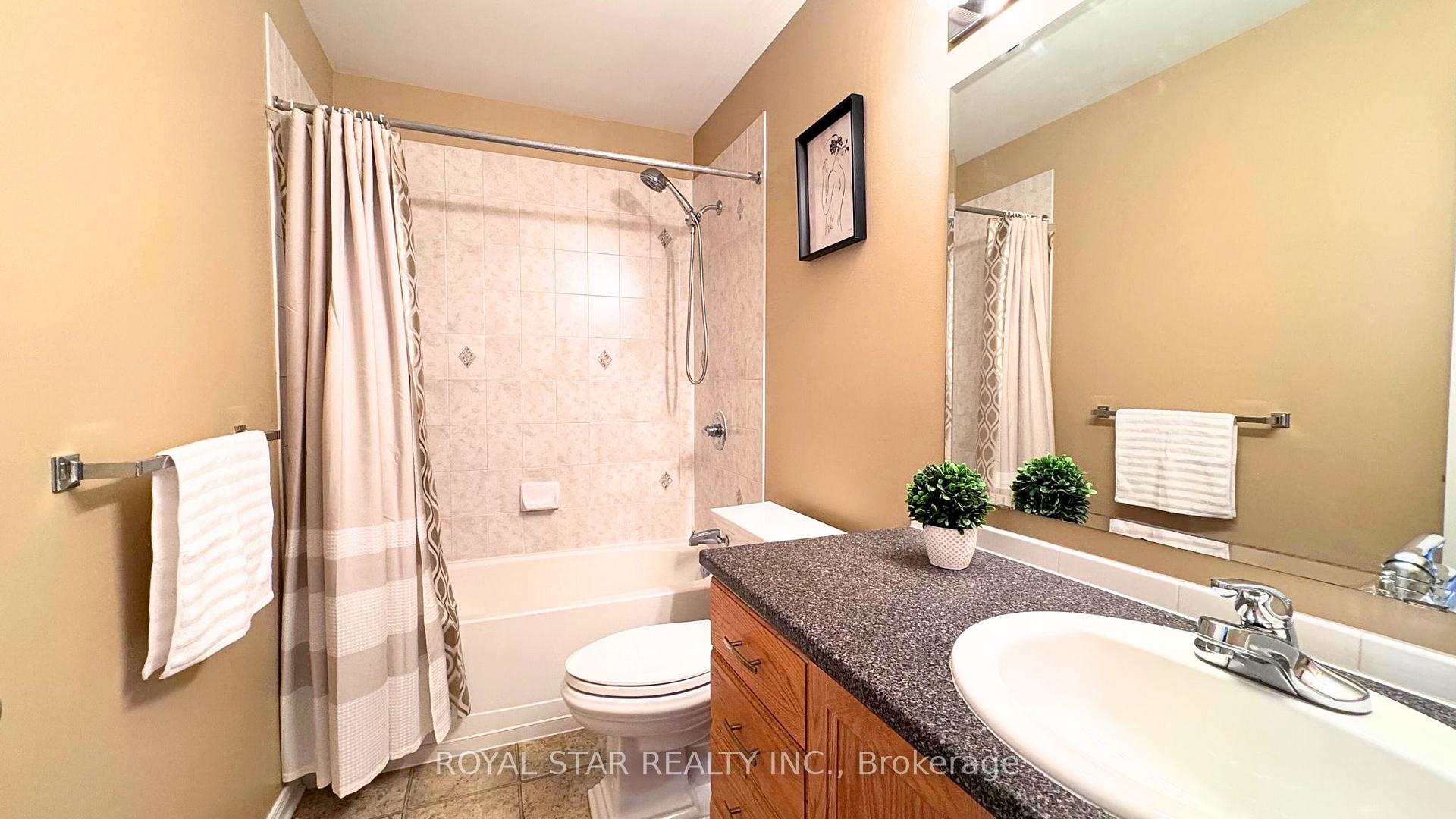 Photo 24 of 204 Catamount Court, Ottawa, Kanata - Emerald Meadows/Trailwest — HOMEH