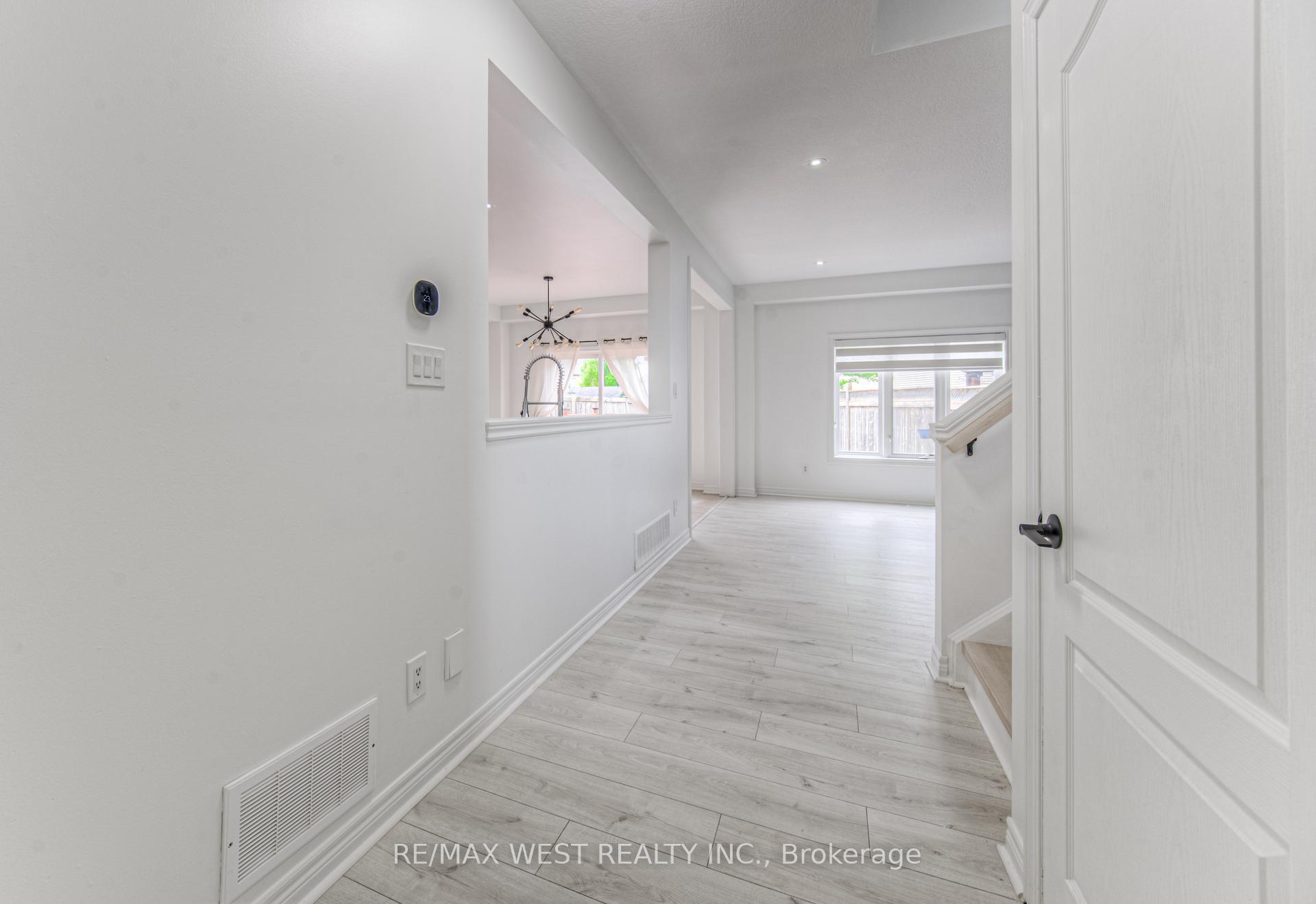 Photo 6 of 57 Creek Ridge Street, Kitchener, Doon South — HOMEH