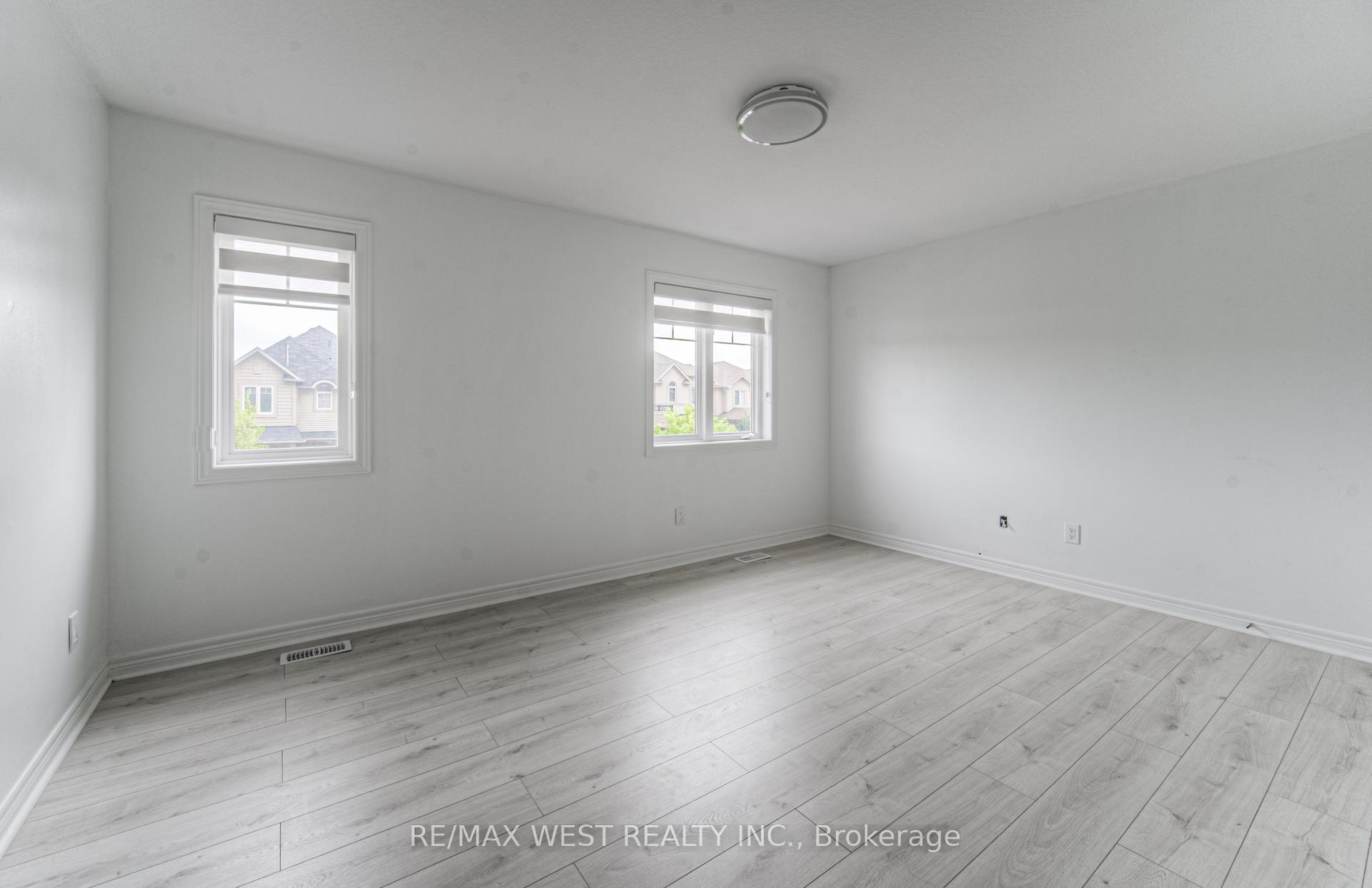 Photo 33 of 57 Creek Ridge Street, Kitchener, Doon South — HOMEH