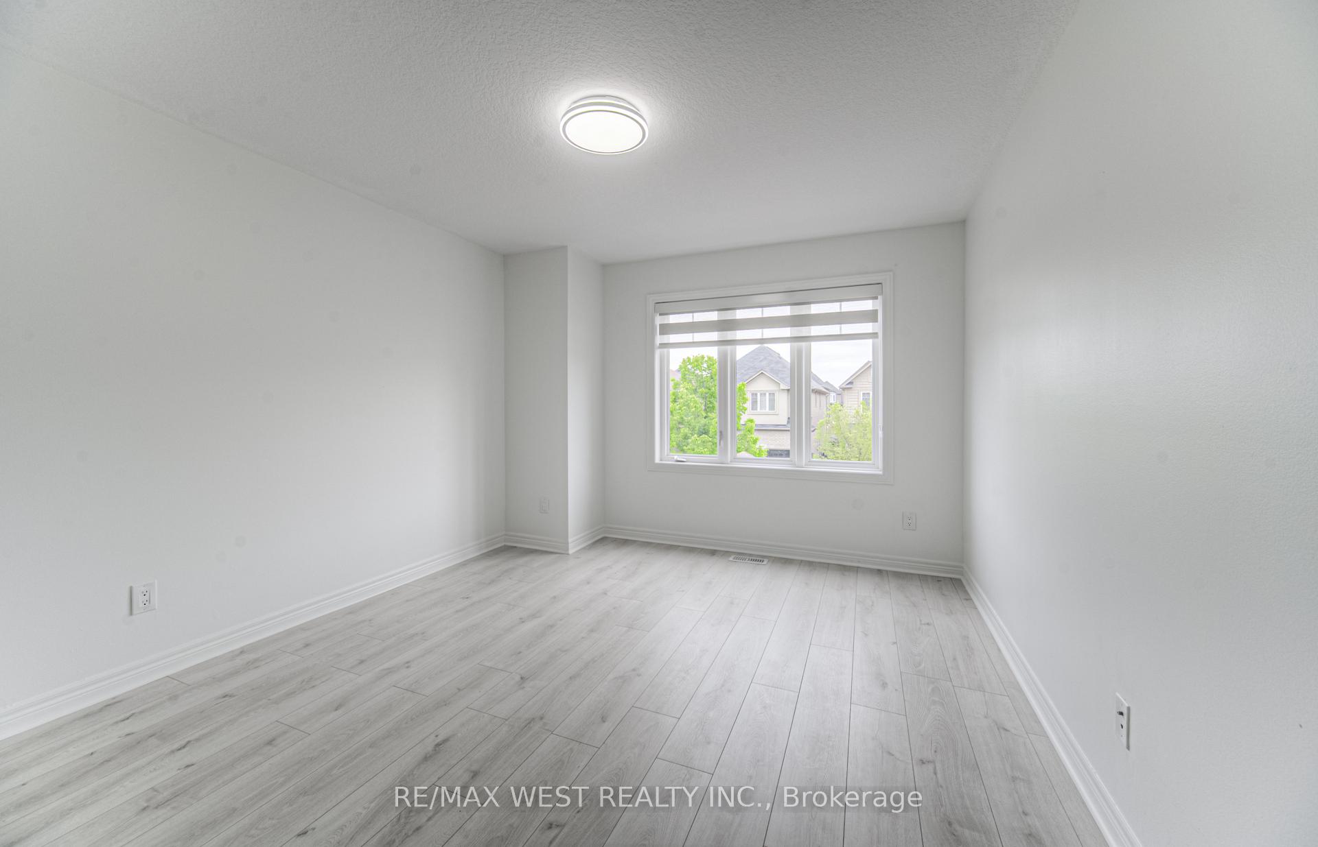 Photo 36 of 57 Creek Ridge Street, Kitchener, Doon South — HOMEH
