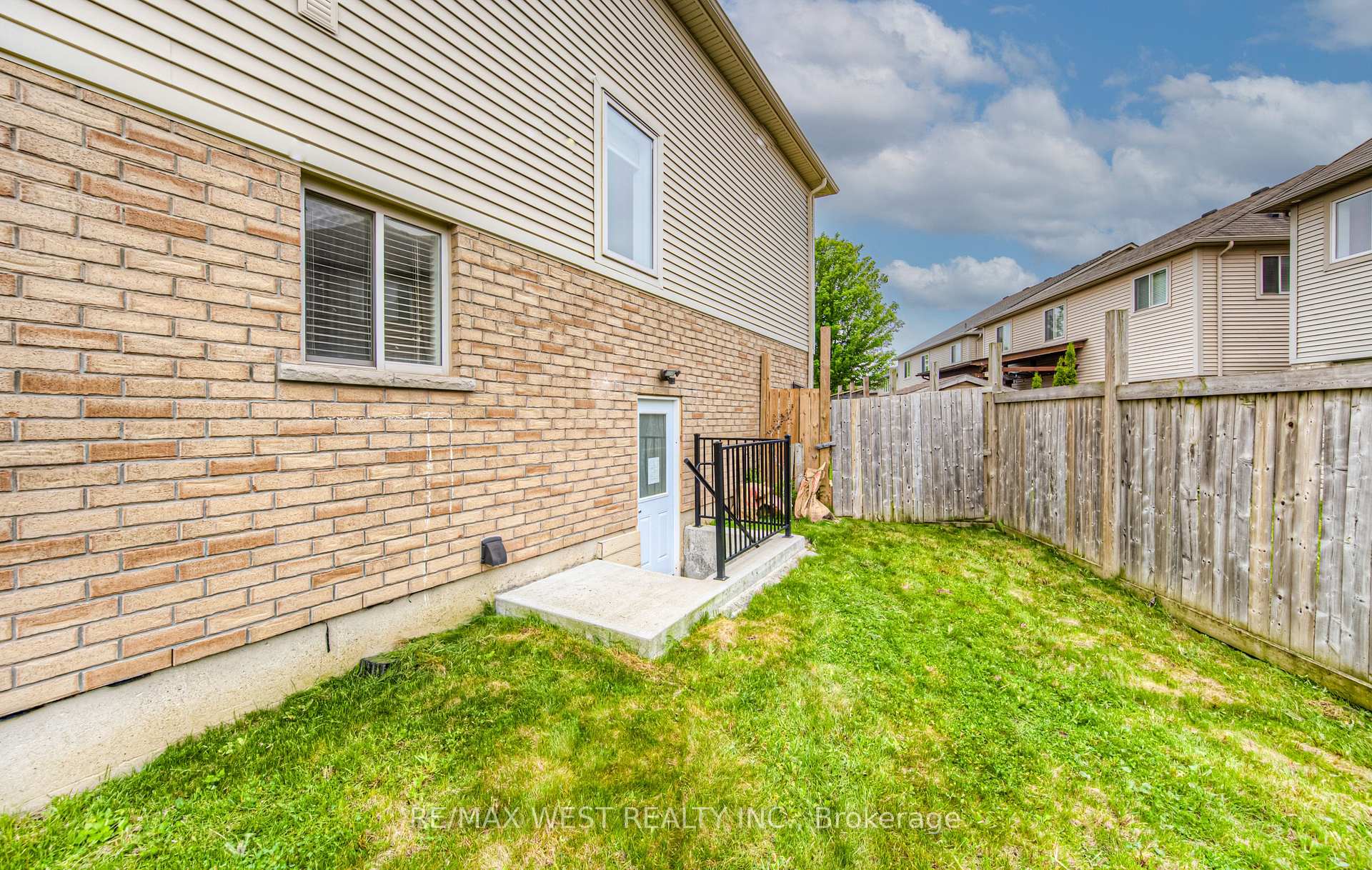 Photo 38 of 57 Creek Ridge Street, Kitchener, Doon South — HOMEH