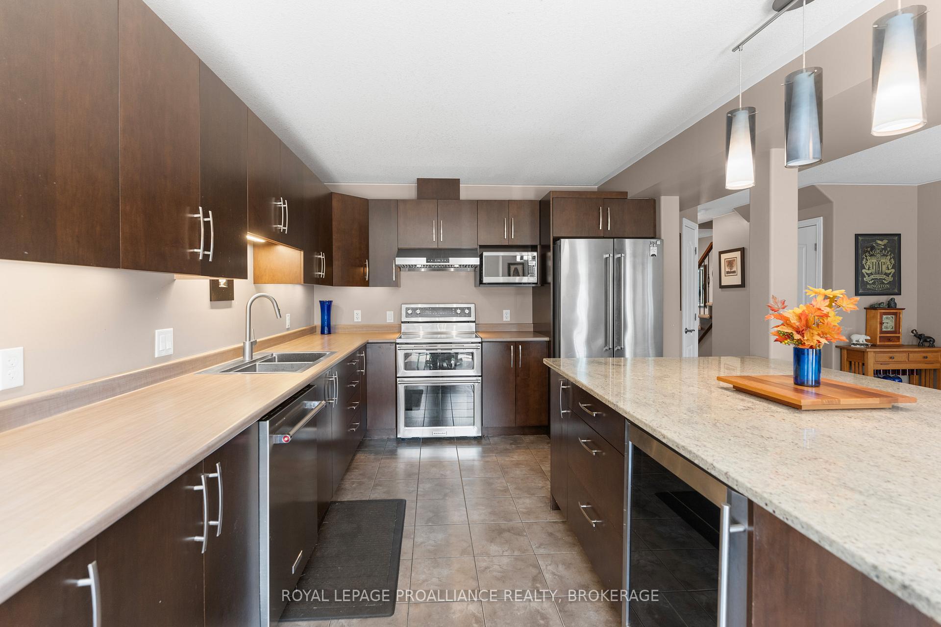 Photo 11 of 497 Sydney Street, Kingston, City Northwest — HOMEH