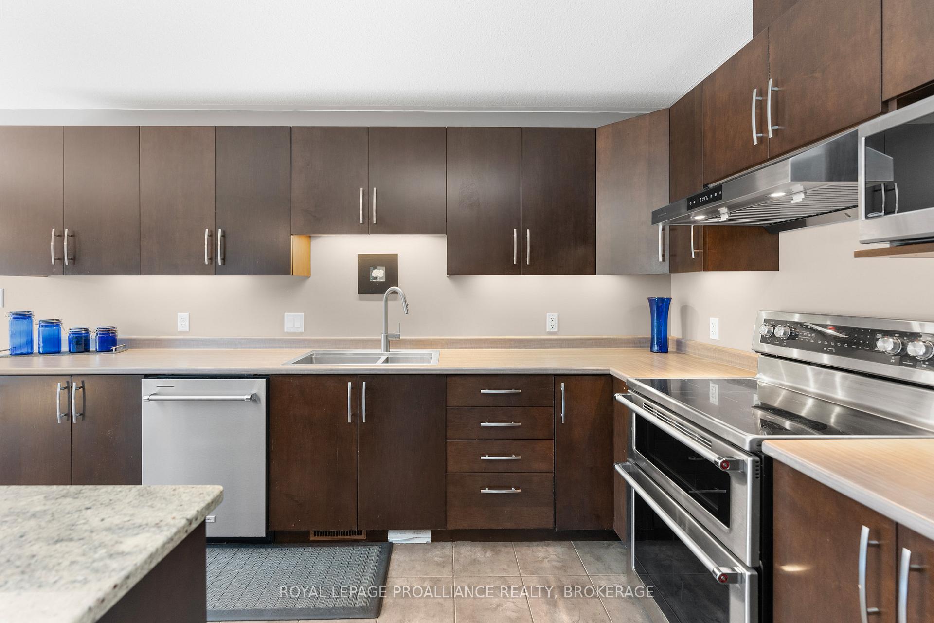 Photo 13 of 497 Sydney Street, Kingston, City Northwest — HOMEH