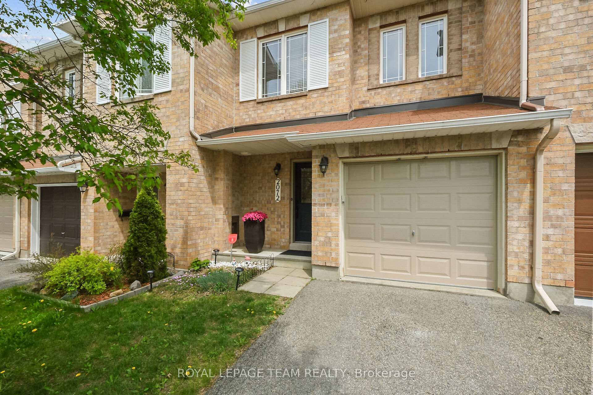 Photo 6 of 2072 Dunollie Crescent, Ottawa, Kanata - Morgan's Grant/South March — HOMEH