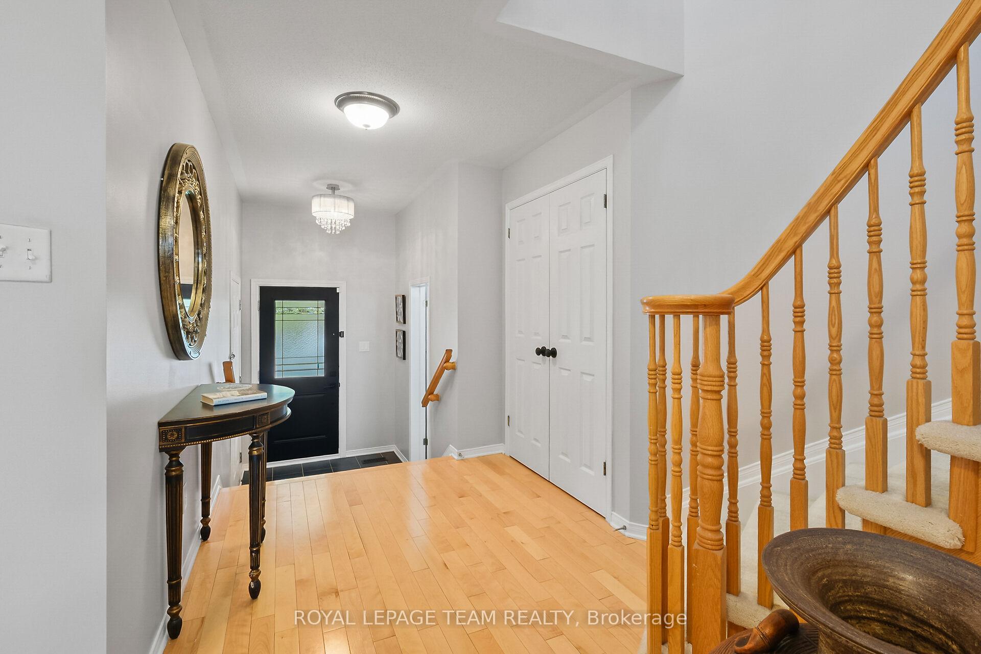 Photo 7 of 2072 Dunollie Crescent, Ottawa, Kanata - Morgan's Grant/South March — HOMEH