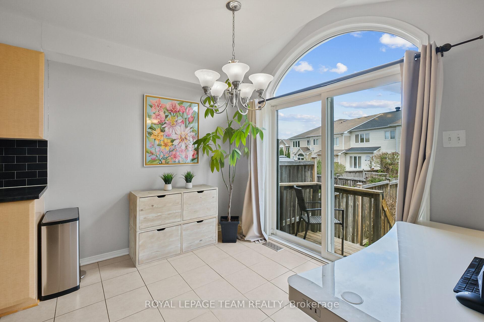 Photo 20 of 2072 Dunollie Crescent, Ottawa, Kanata - Morgan's Grant/South March — HOMEH