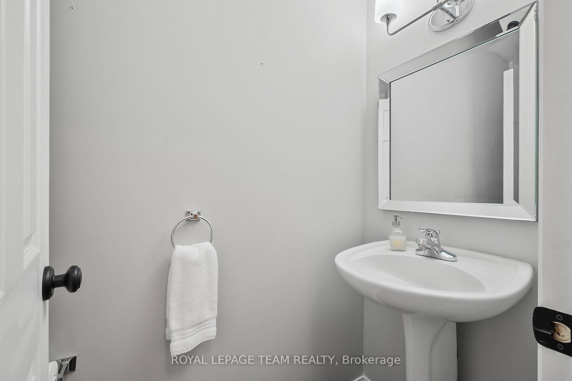 Photo 22 of 2072 Dunollie Crescent, Ottawa, Kanata - Morgan's Grant/South March — HOMEH