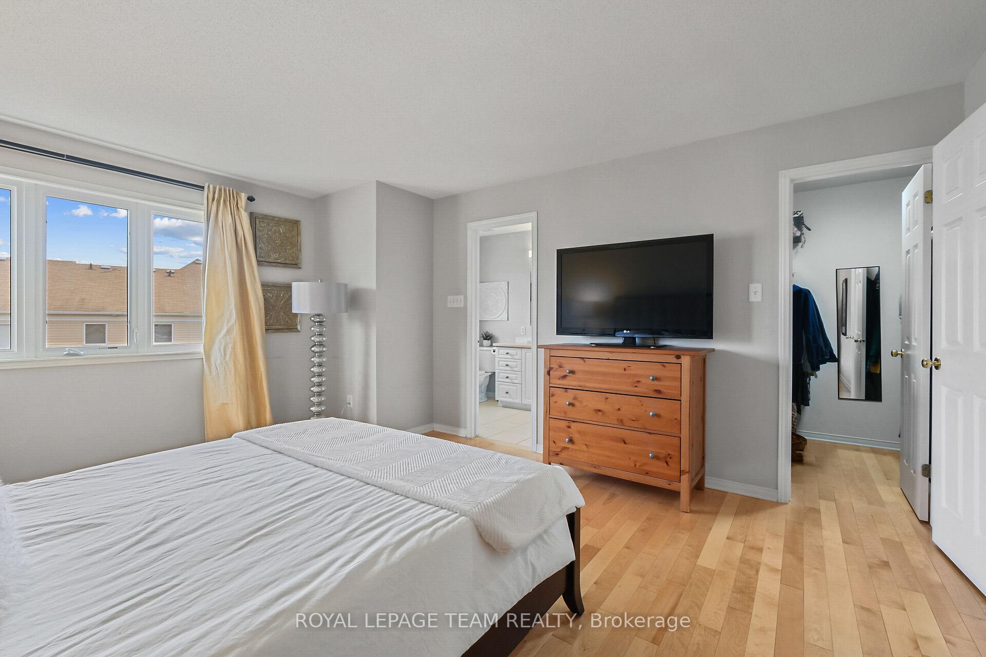 Photo 24 of 2072 Dunollie Crescent, Ottawa, Kanata - Morgan's Grant/South March — HOMEH