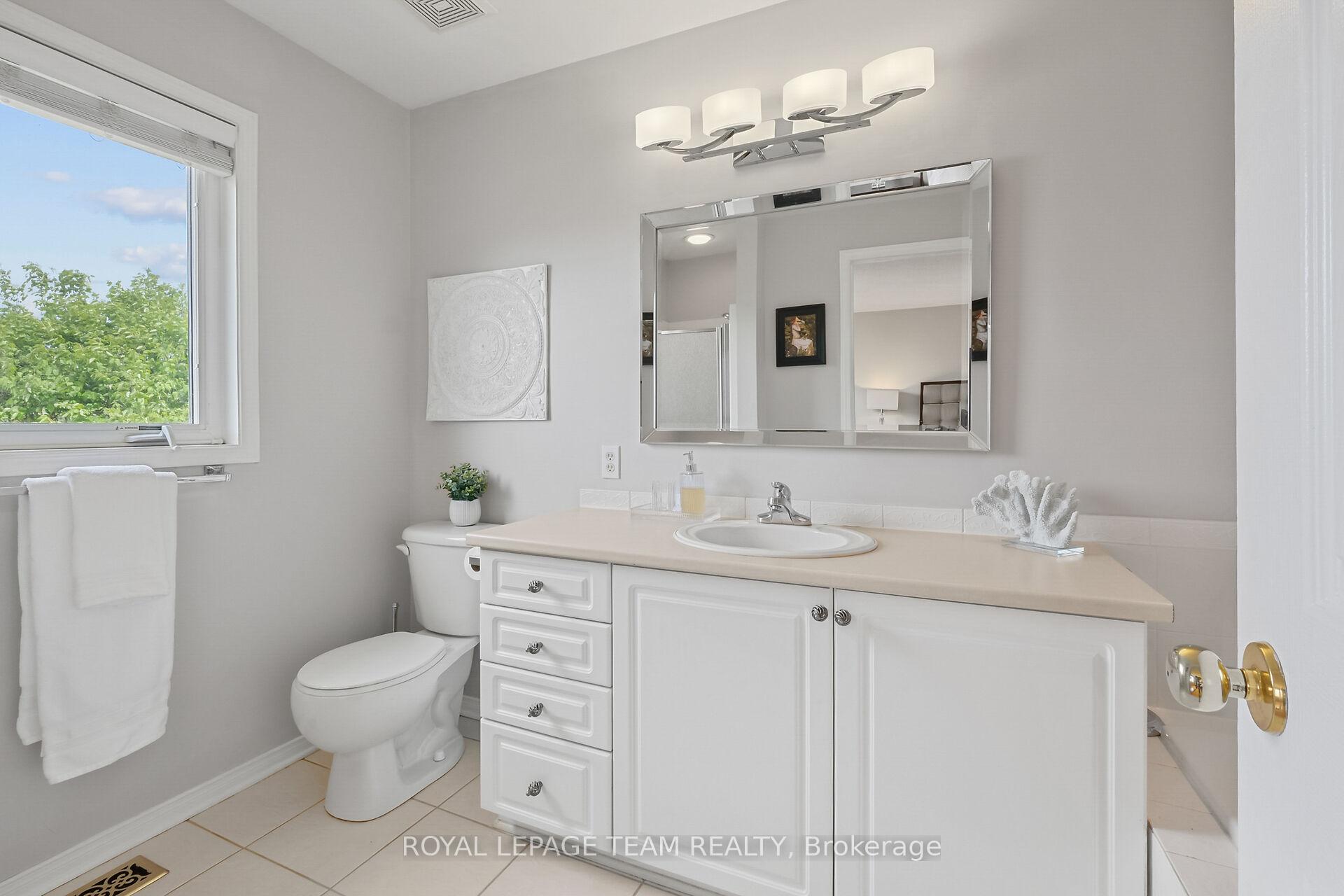 Photo 26 of 2072 Dunollie Crescent, Ottawa, Kanata - Morgan's Grant/South March — HOMEH
