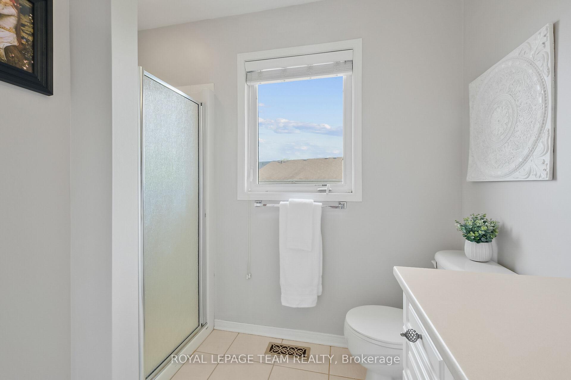 Photo 27 of 2072 Dunollie Crescent, Ottawa, Kanata - Morgan's Grant/South March — HOMEH