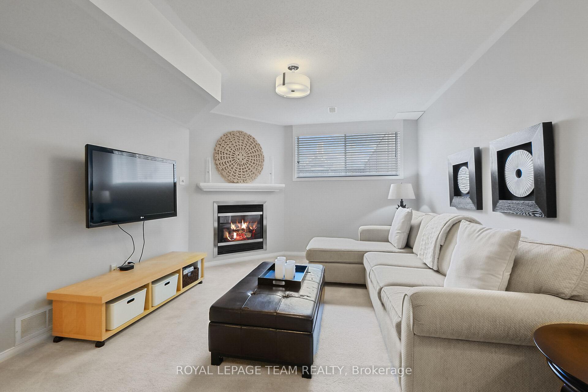 Photo 39 of 2072 Dunollie Crescent, Ottawa, Kanata - Morgan's Grant/South March — HOMEH