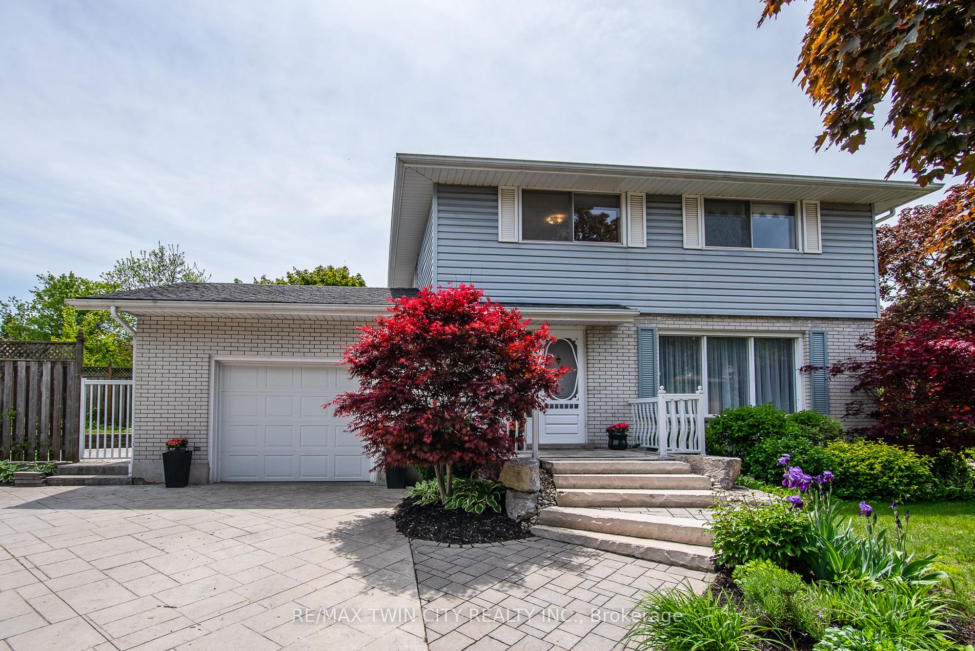 Photo 1 of 31 Carwood Crescent, Kitchener, Rockway — HOMEH