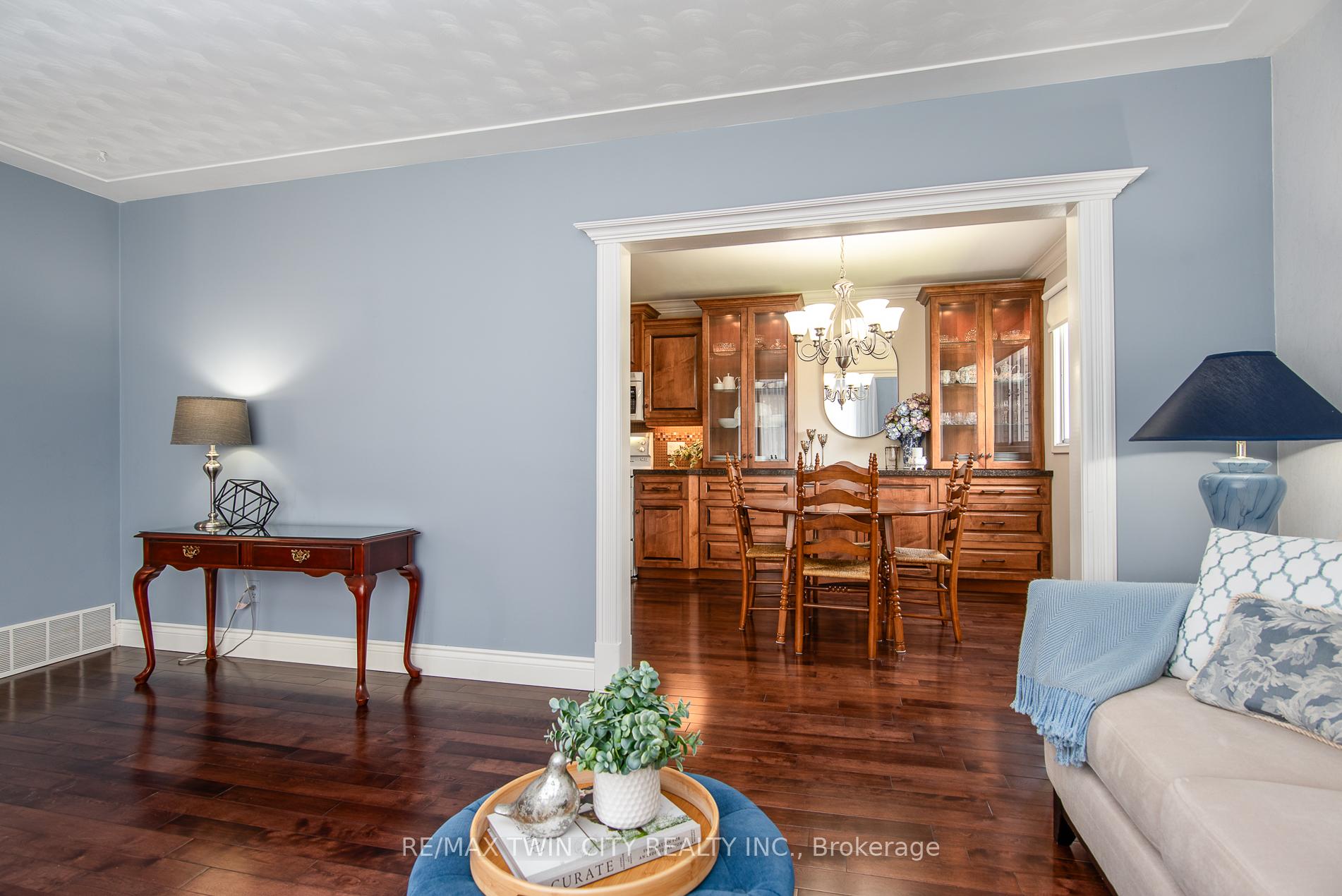 Photo 18 of 31 Carwood Crescent, Kitchener, Rockway — HOMEH