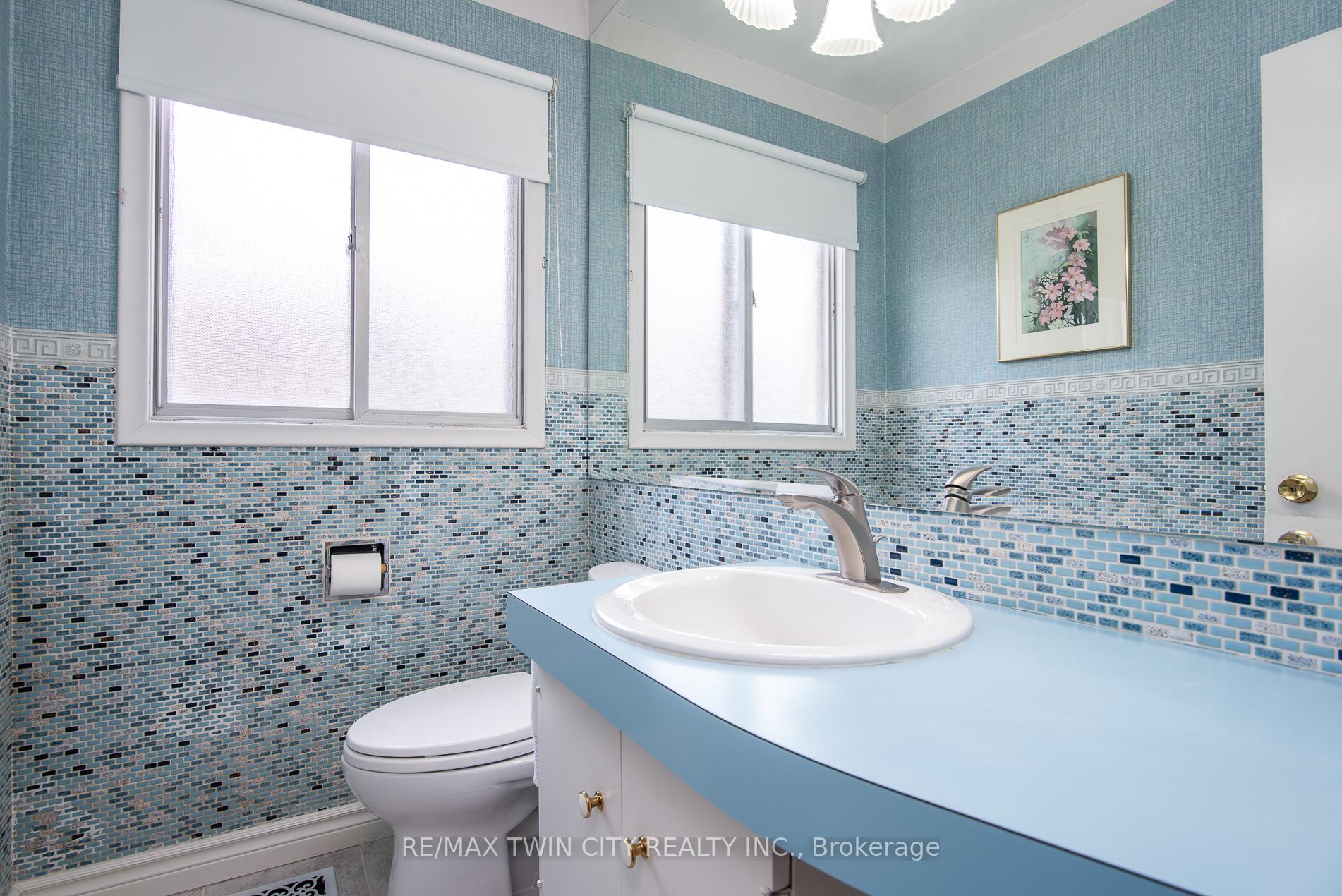 Photo 19 of 31 Carwood Crescent, Kitchener, Rockway — HOMEH