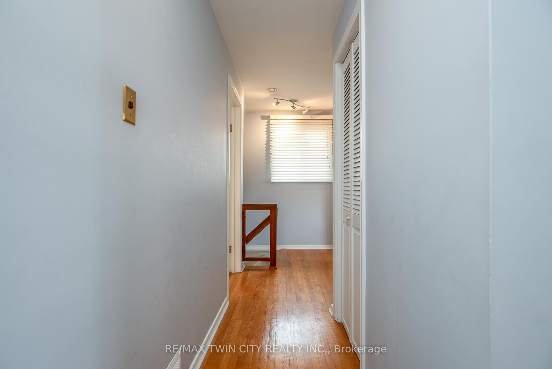 Photo 21 of 31 Carwood Crescent, Kitchener, Rockway — HOMEH