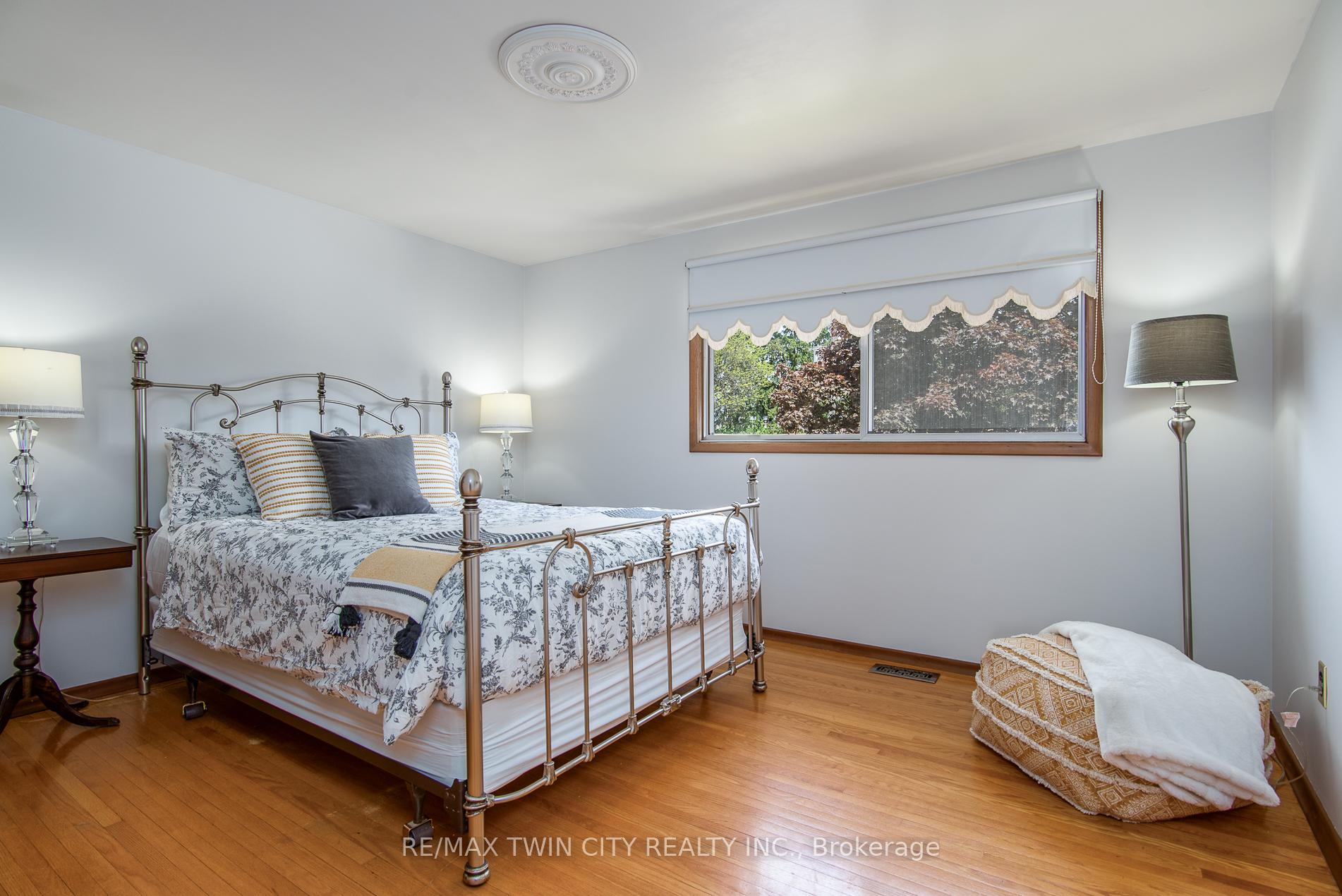 Photo 22 of 31 Carwood Crescent, Kitchener, Rockway — HOMEH