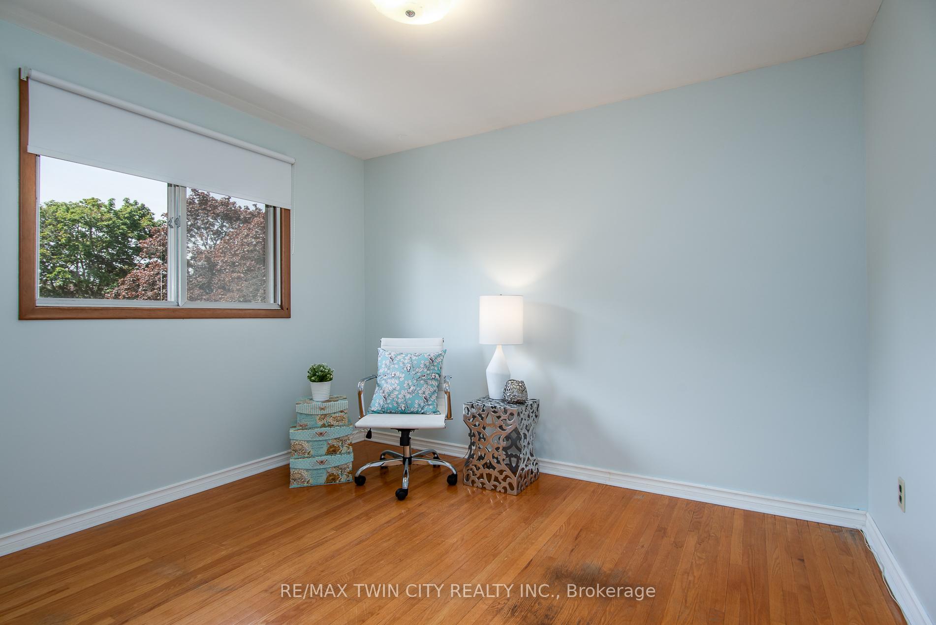 Photo 26 of 31 Carwood Crescent, Kitchener, Rockway — HOMEH