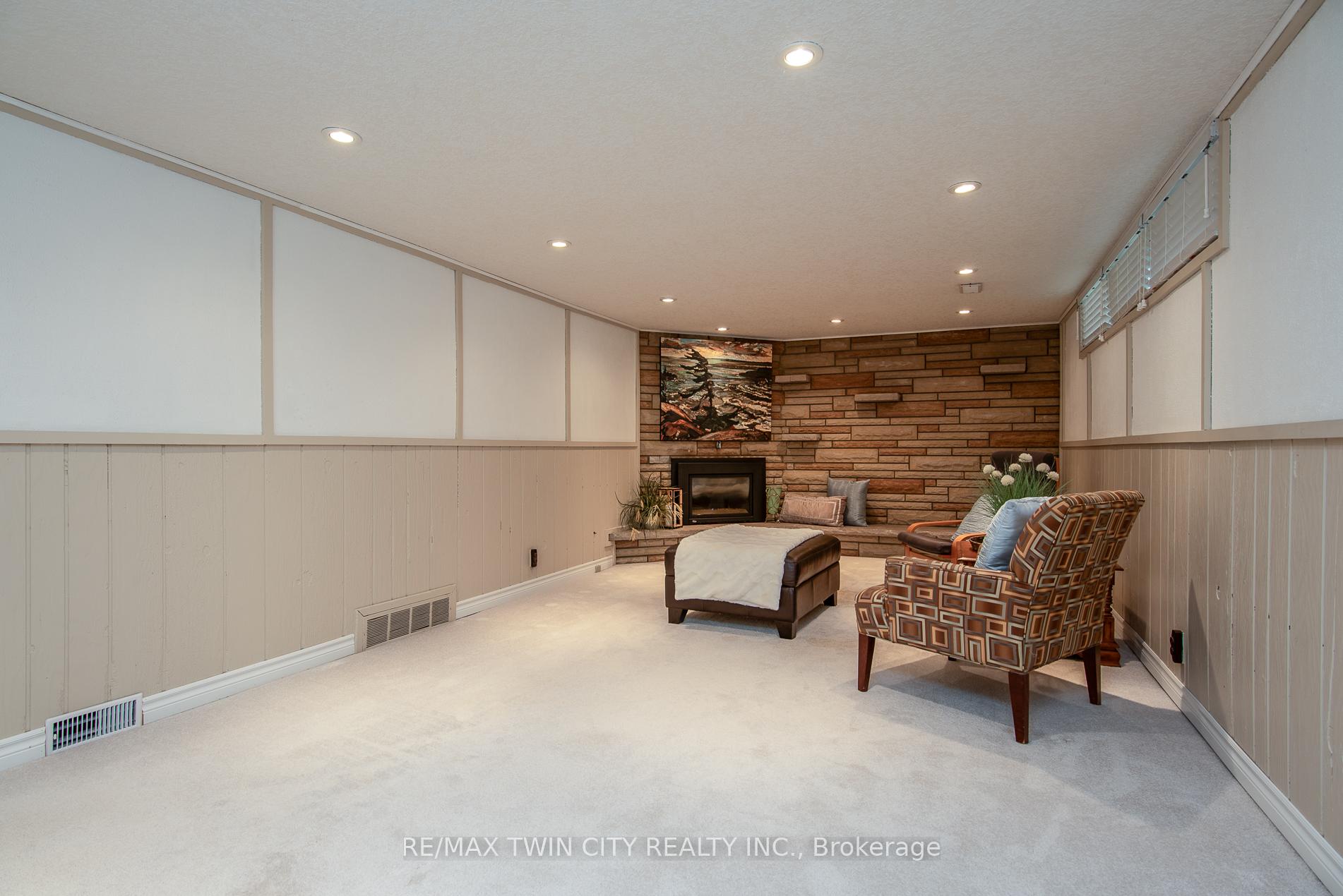 Photo 27 of 31 Carwood Crescent, Kitchener, Rockway — HOMEH
