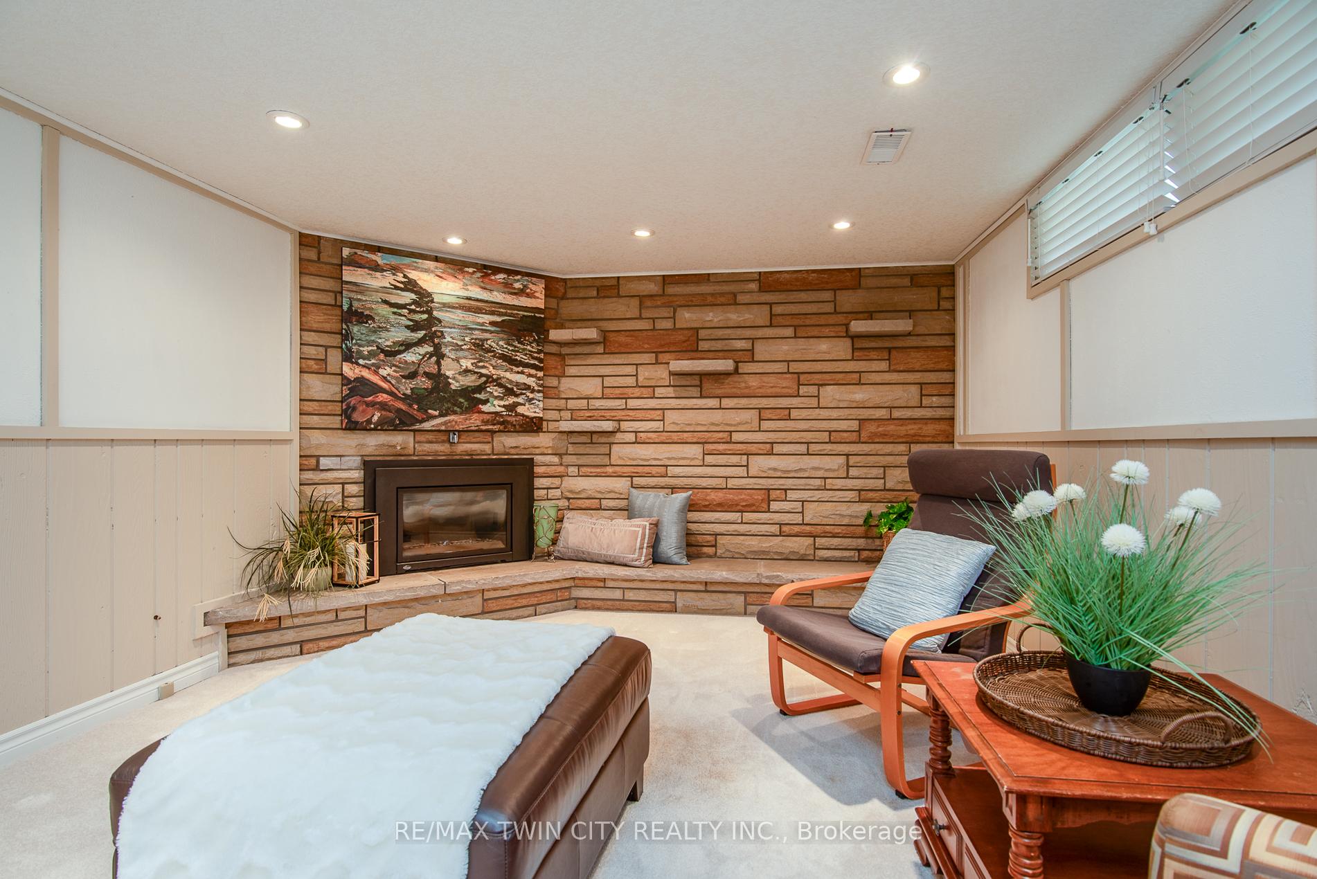 Photo 29 of 31 Carwood Crescent, Kitchener, Rockway — HOMEH