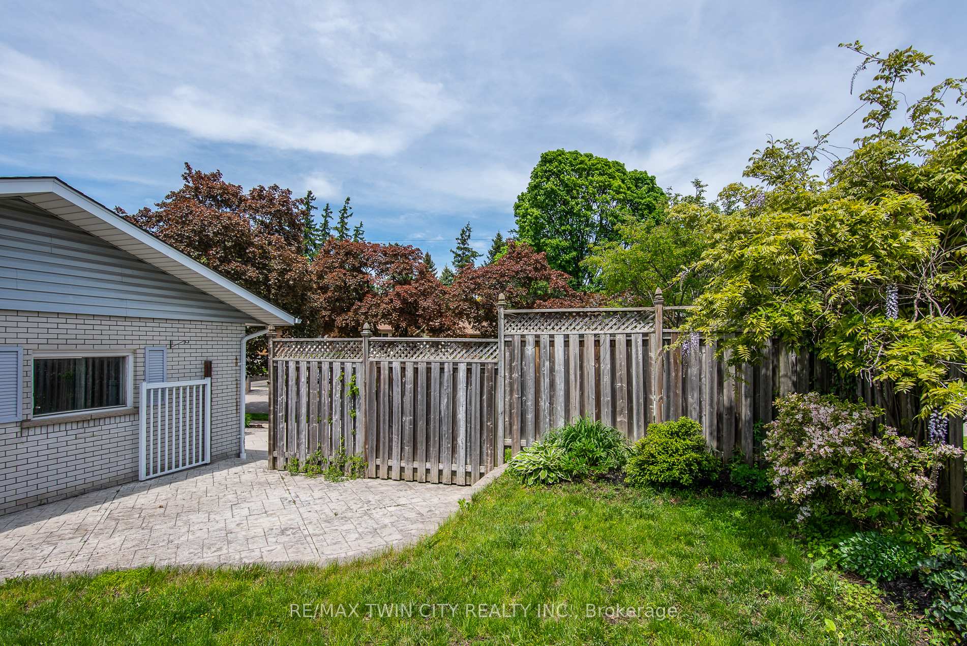 Photo 34 of 31 Carwood Crescent, Kitchener, Rockway — HOMEH