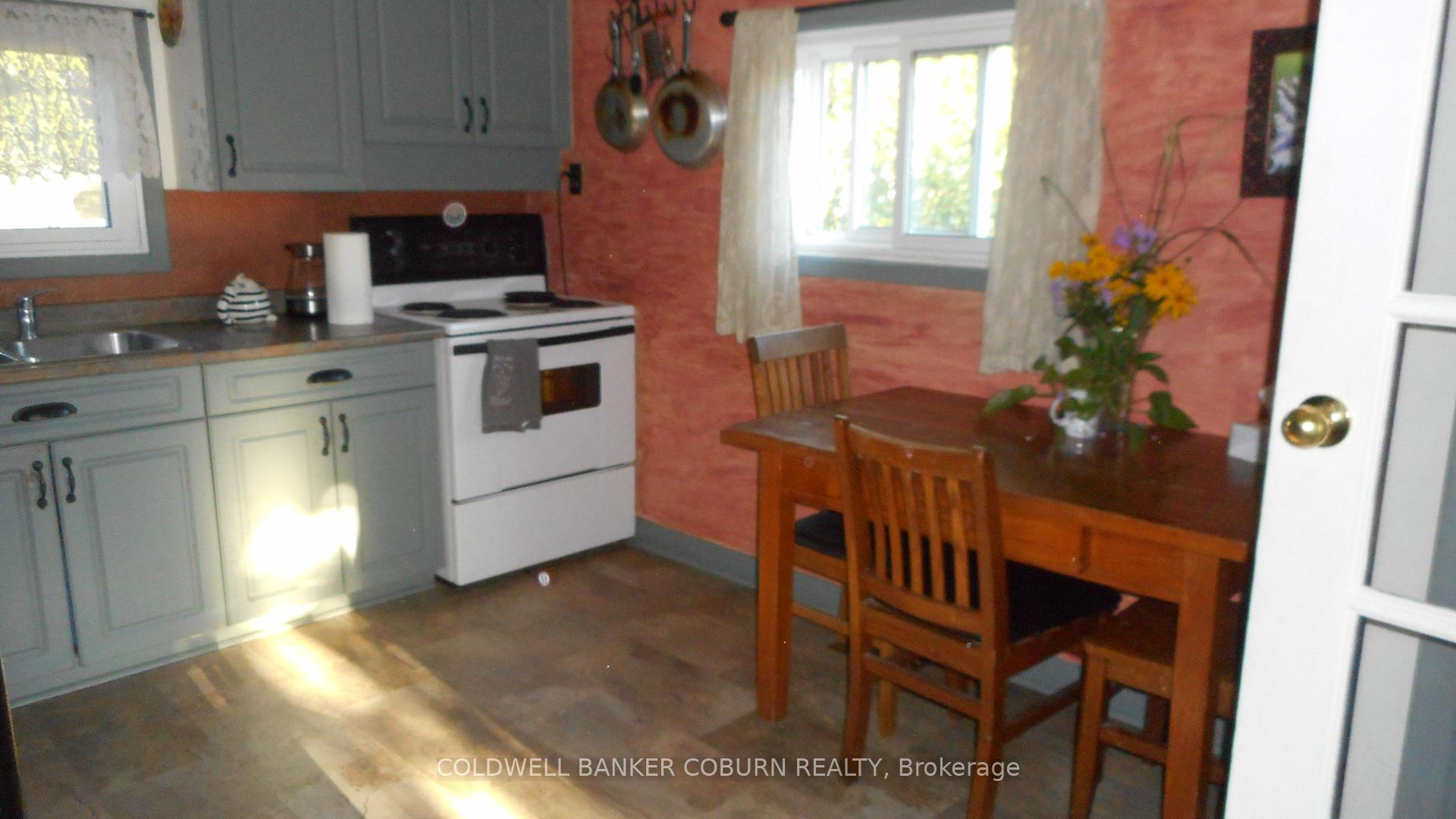Photo 6 of 354 Weller Avenue, Kingston, Rideau — HOMEH