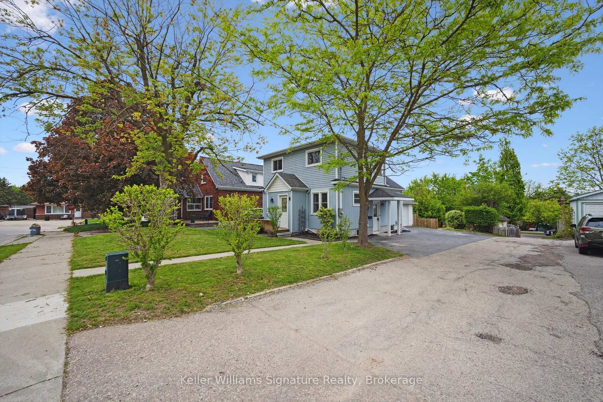 Photo 5 of 4 Kennedy Avenue, Kitchener — HOMEH