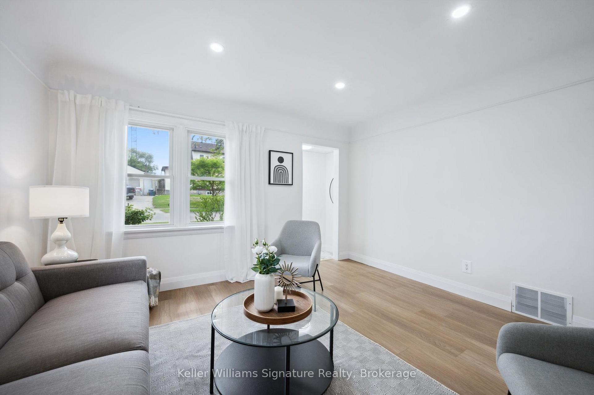 Photo 10 of 4 Kennedy Avenue, Kitchener — HOMEH
