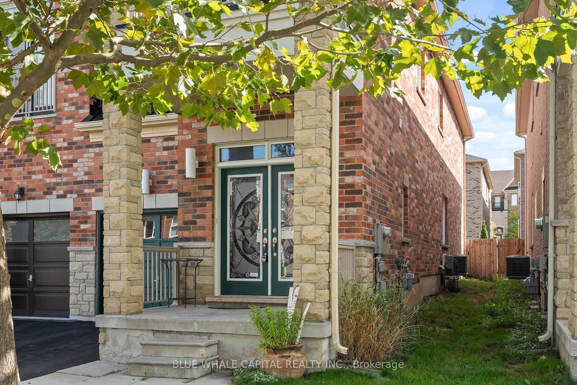 Photo 2 of 19 Black Locust Drive, Markham, Greensborough — HOMEH