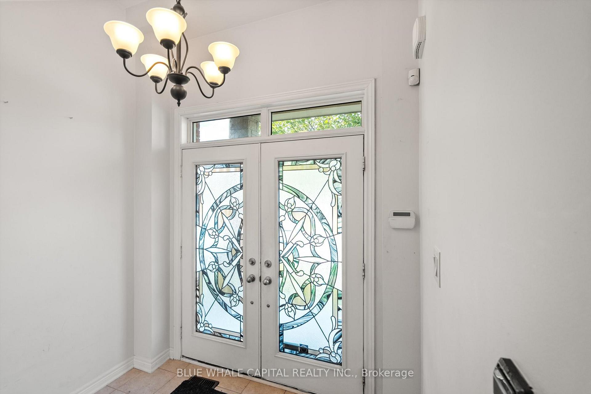 Photo 3 of 19 Black Locust Drive, Markham, Greensborough — HOMEH