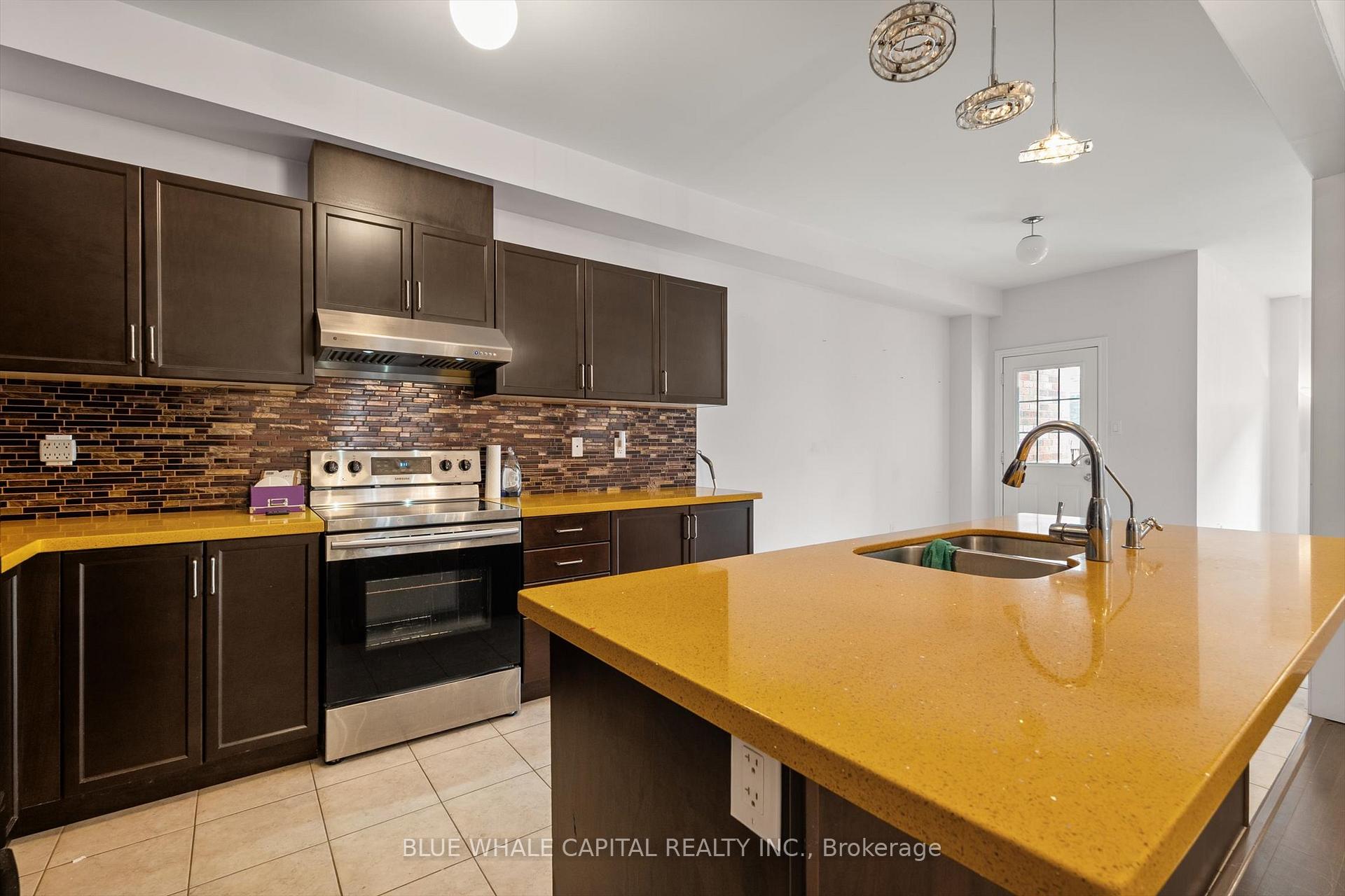 Photo 7 of 19 Black Locust Drive, Markham, Greensborough — HOMEH