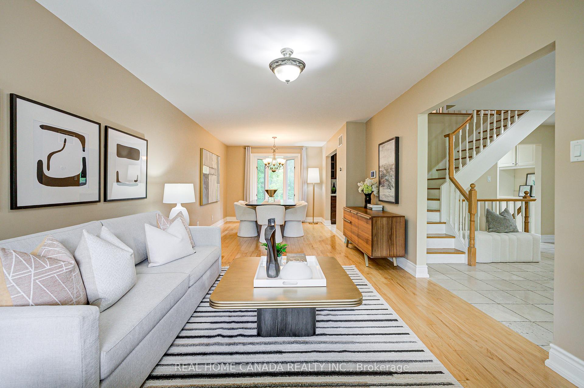 Photo 6 of 22 Chant Crescent, Markham, Unionville — HOMEH
