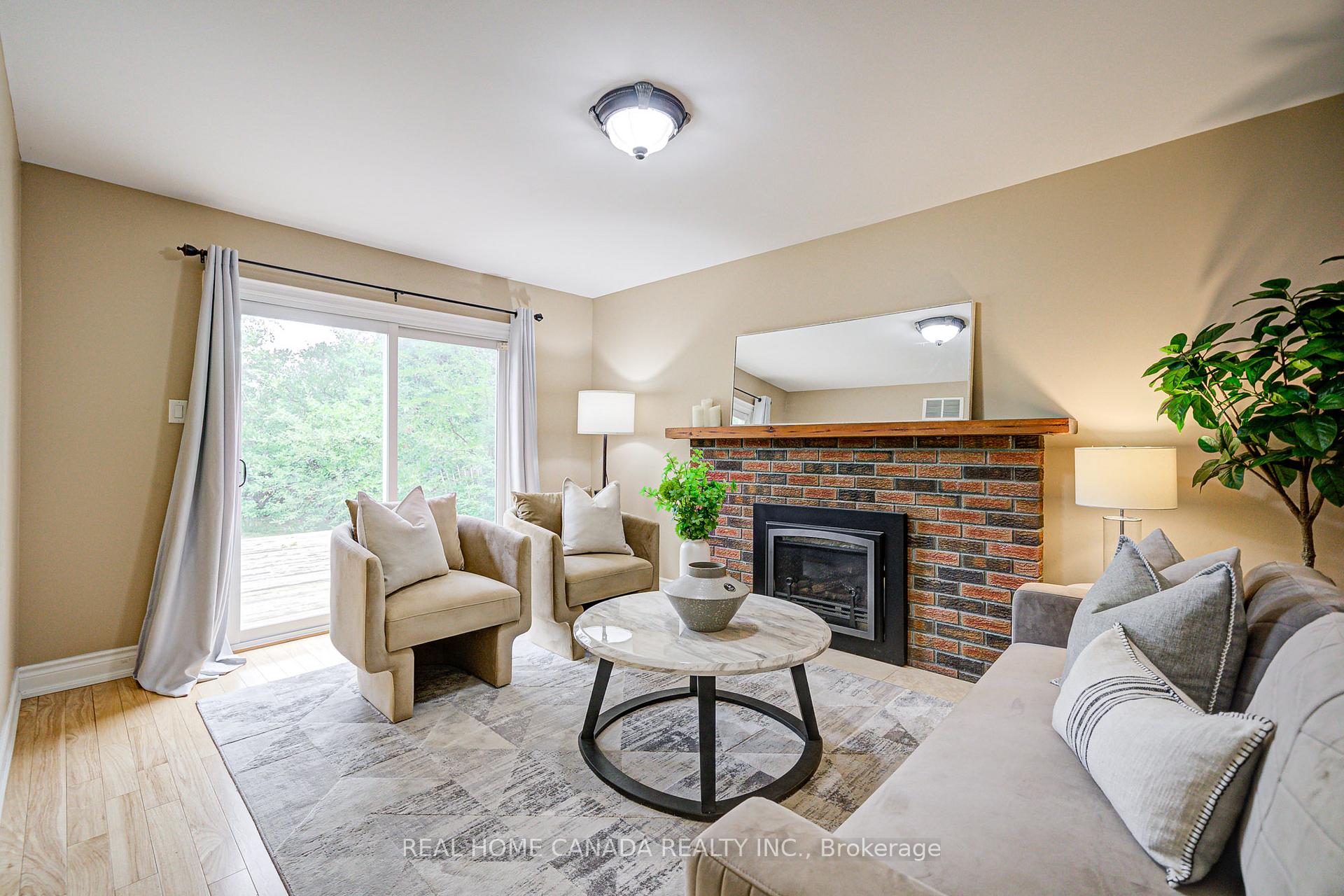 Photo 16 of 22 Chant Crescent, Markham, Unionville — HOMEH