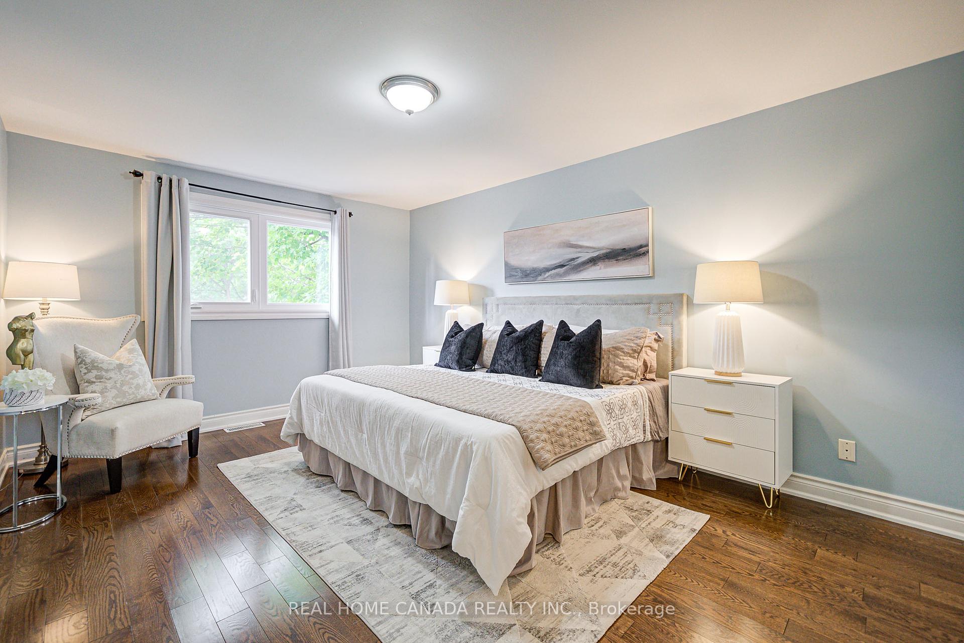 Photo 24 of 22 Chant Crescent, Markham, Unionville — HOMEH