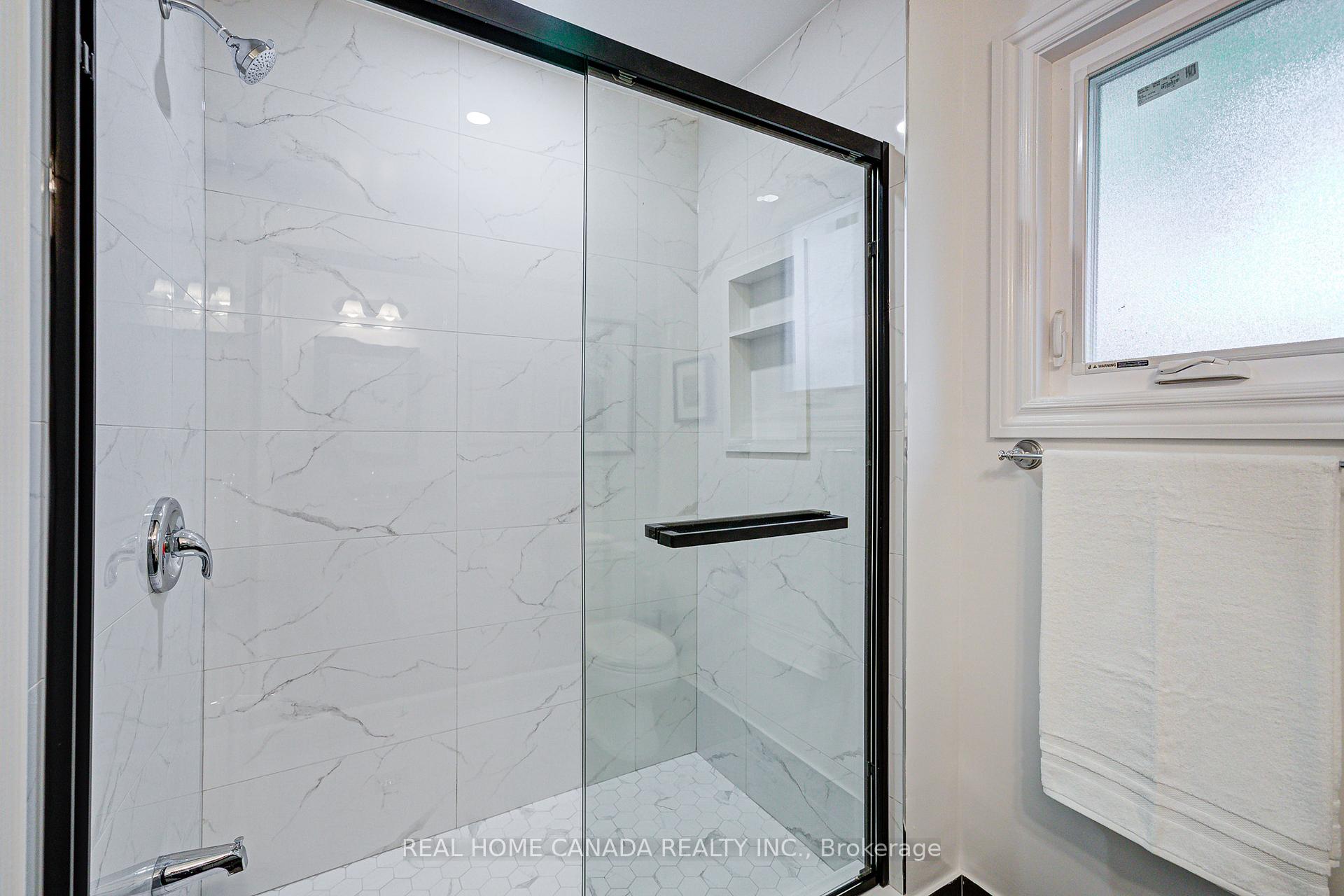 Photo 31 of 22 Chant Crescent, Markham, Unionville — HOMEH