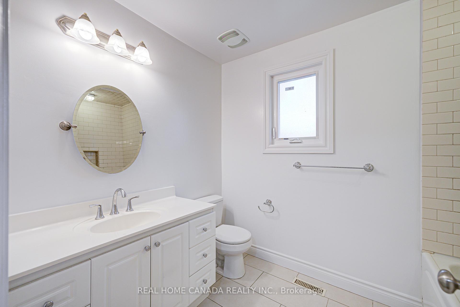 Photo 32 of 22 Chant Crescent, Markham, Unionville — HOMEH