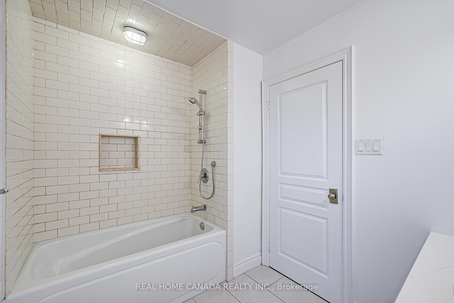 Photo 33 of 22 Chant Crescent, Markham, Unionville — HOMEH