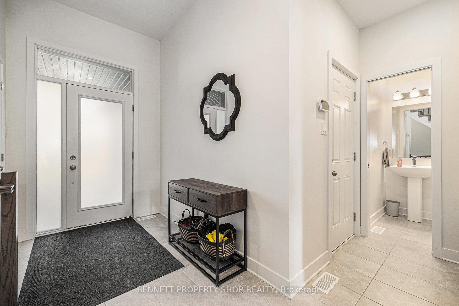 Photo 3 of 735 Twist Way, Ottawa, Kanata - Emerald Meadows/Trailwest — HOMEH
