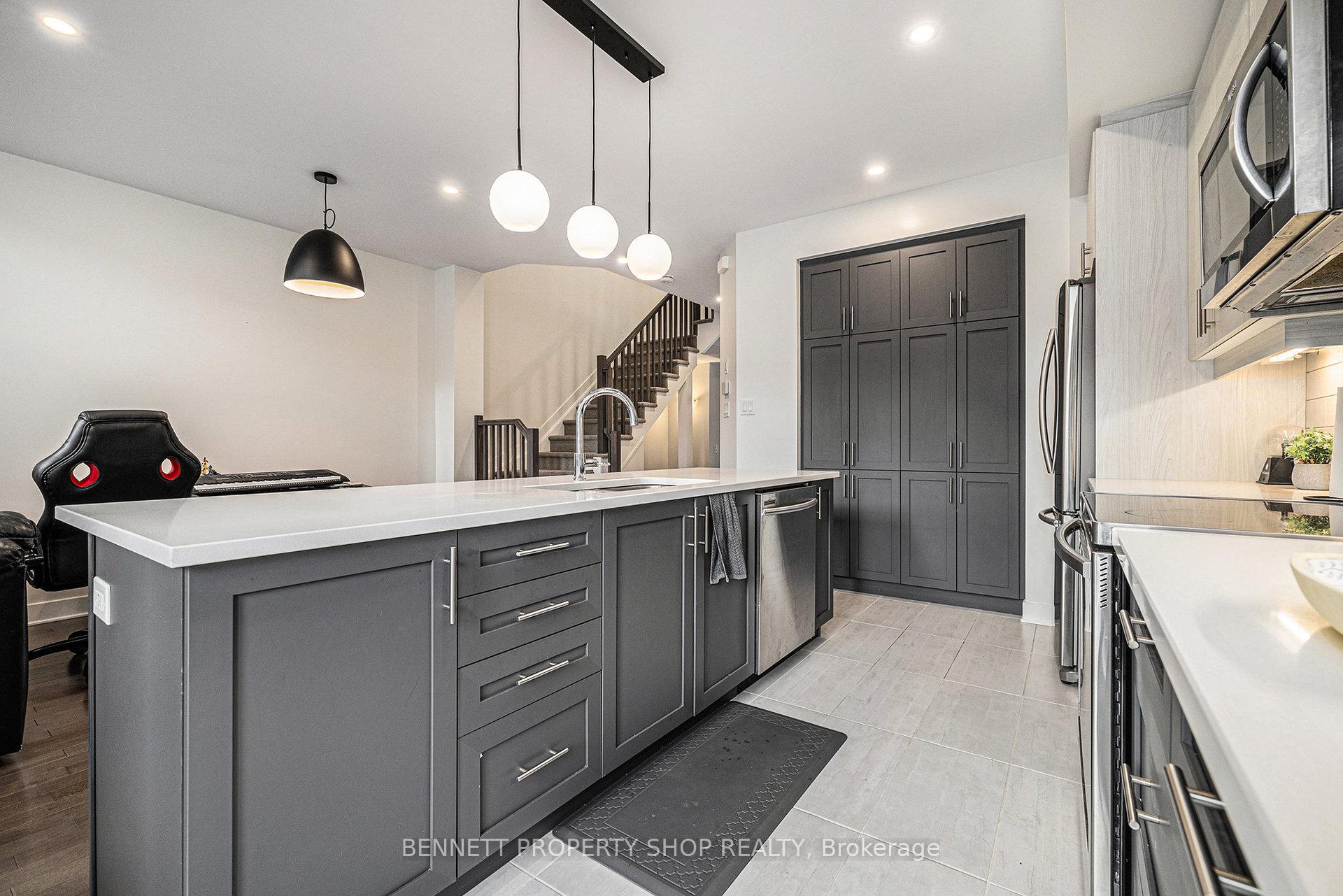 Photo 10 of 735 Twist Way, Ottawa, Kanata - Emerald Meadows/Trailwest — HOMEH