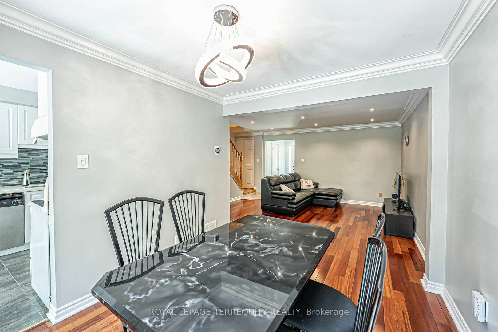 Photo 9 of 40 Pepperell Crescent, Markham, Milliken Mills West — HOMEH